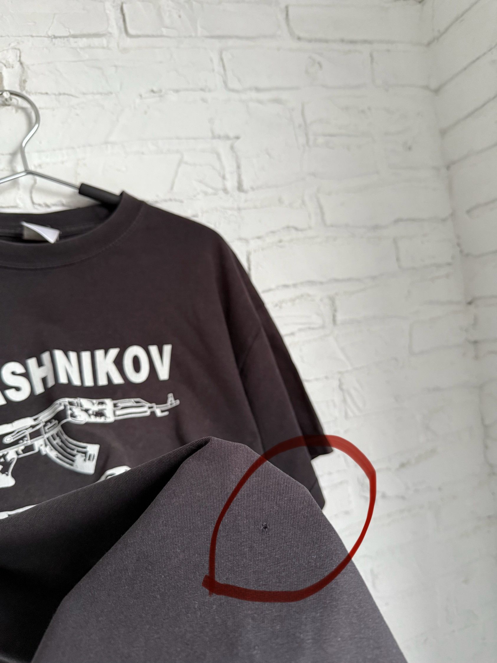 Band Tees Vintage Kalashnikov world chaos tour t-shirt Size US L / EU 52-54 / 3 - 9 Thumbnail