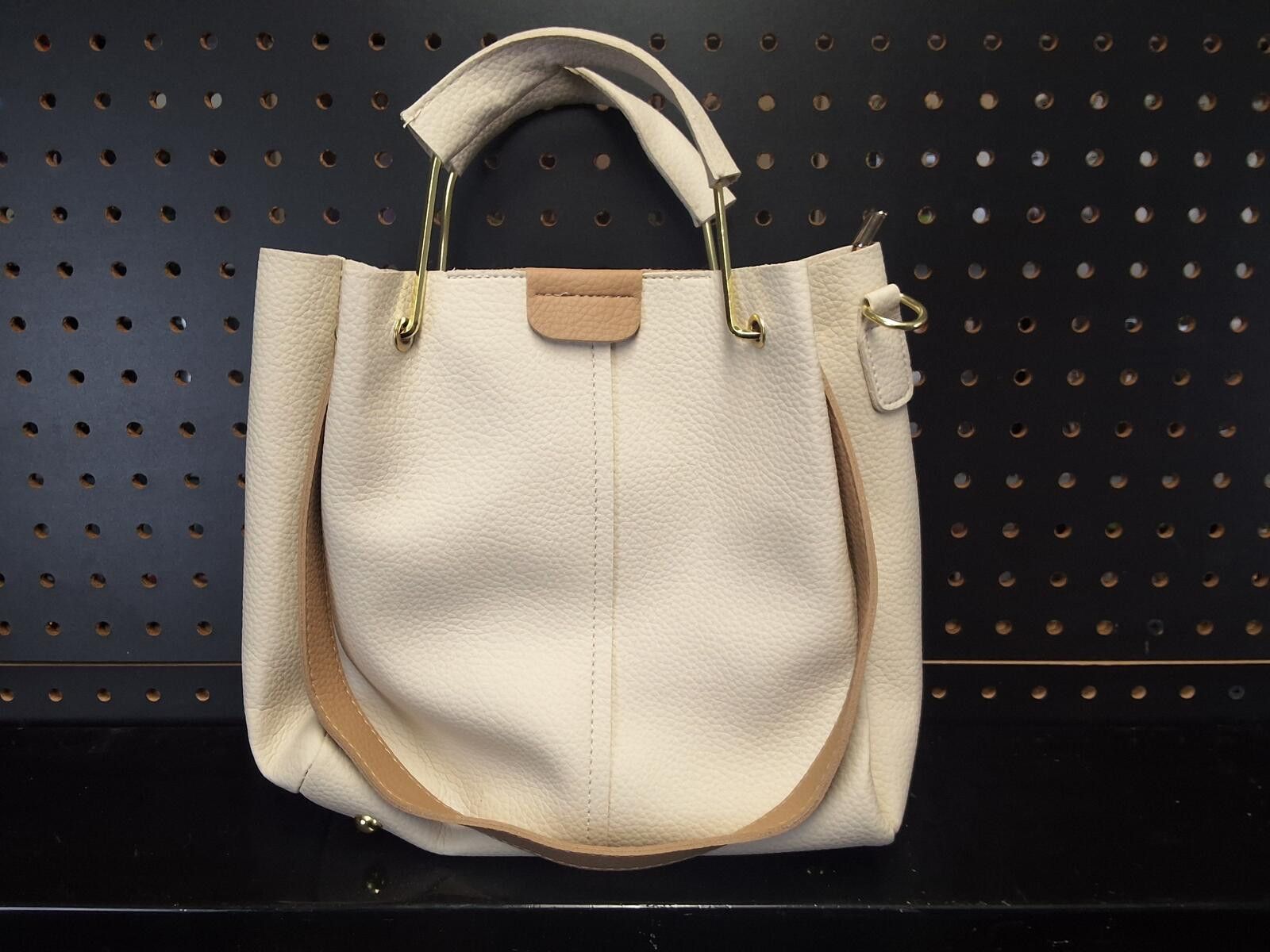 The Unbranded Brand Chic Cream Leather Tote Bag with Gold Accents - Stylish! Size ONE SIZE - 2 Thumbnail