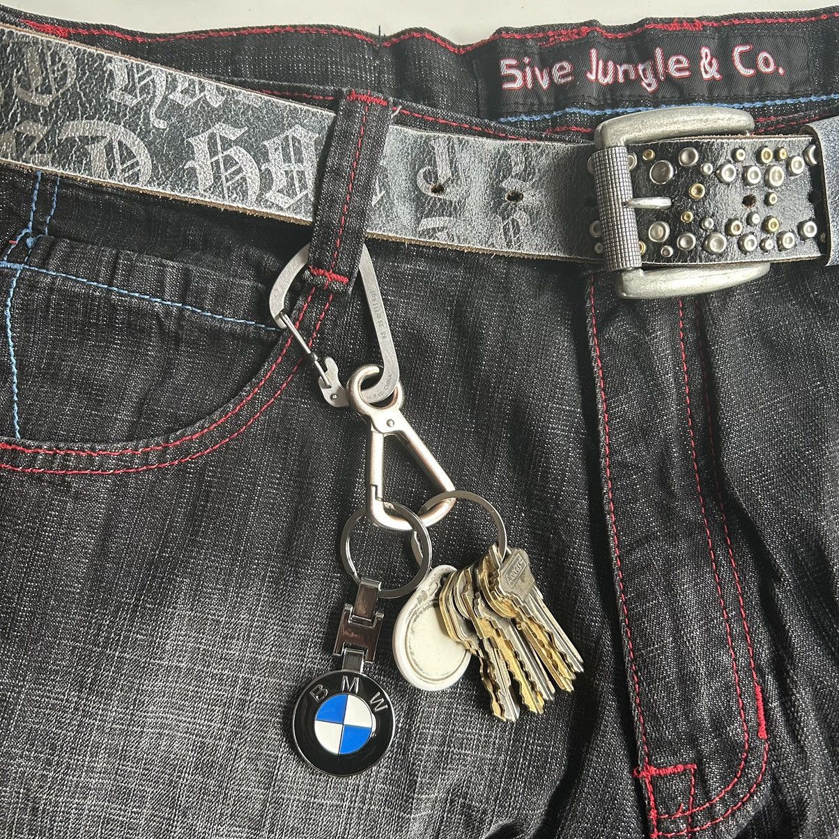 BMW × Japanese Brand Vintage Y2K 2000s style BMW emblem key fob skate keychain Size ONE SIZE - 6 Thumbnail