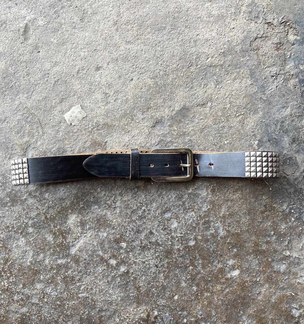 Genuine Leather Vintage genuine Leather Studded Belt (size30-34) Size ONE SIZE - 1 Thumbnail