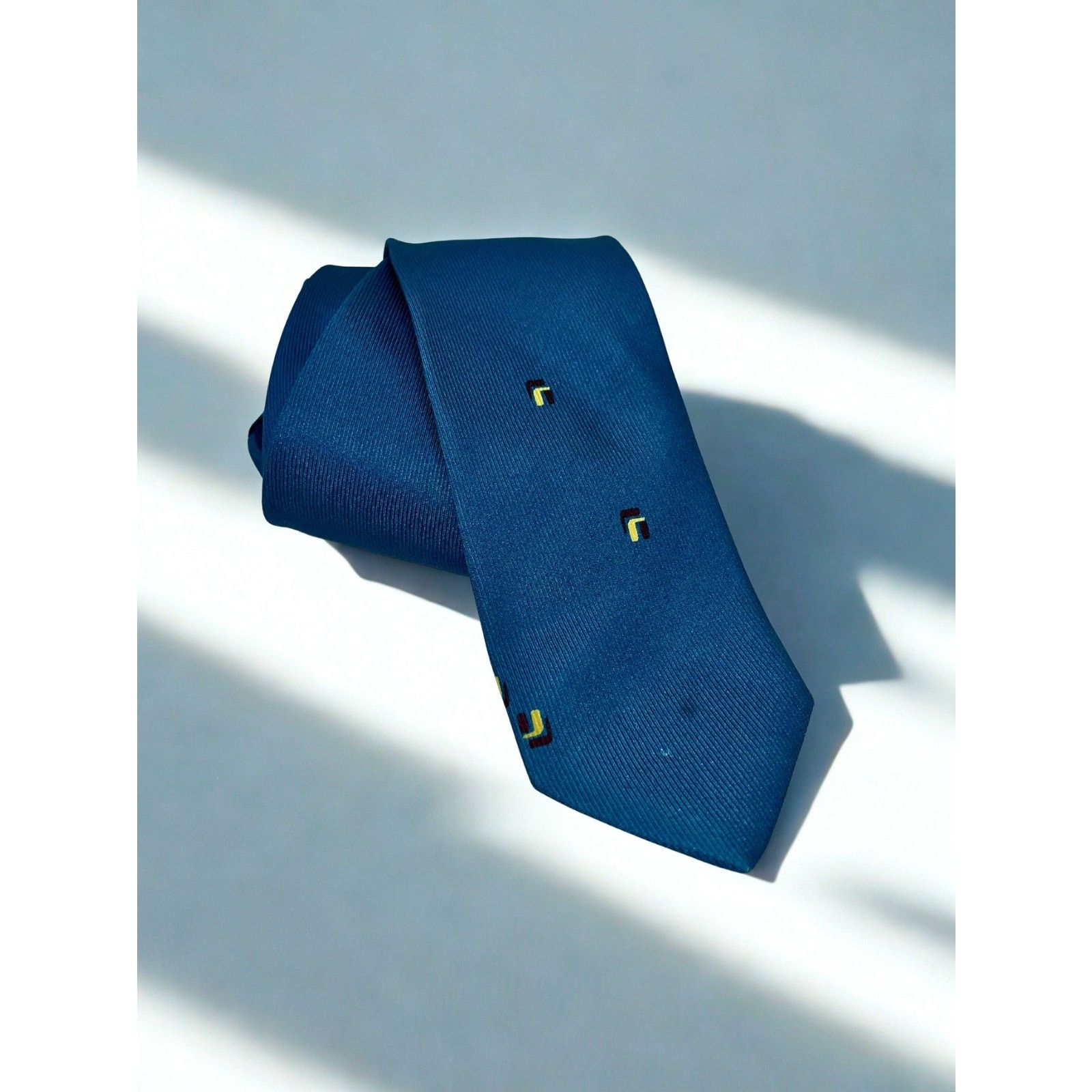 Giorgio Armani Giorgio Armani 100% Silk Tie Made in Italy Geometric Pattern Size ONE SIZE - 1 Thumbnail