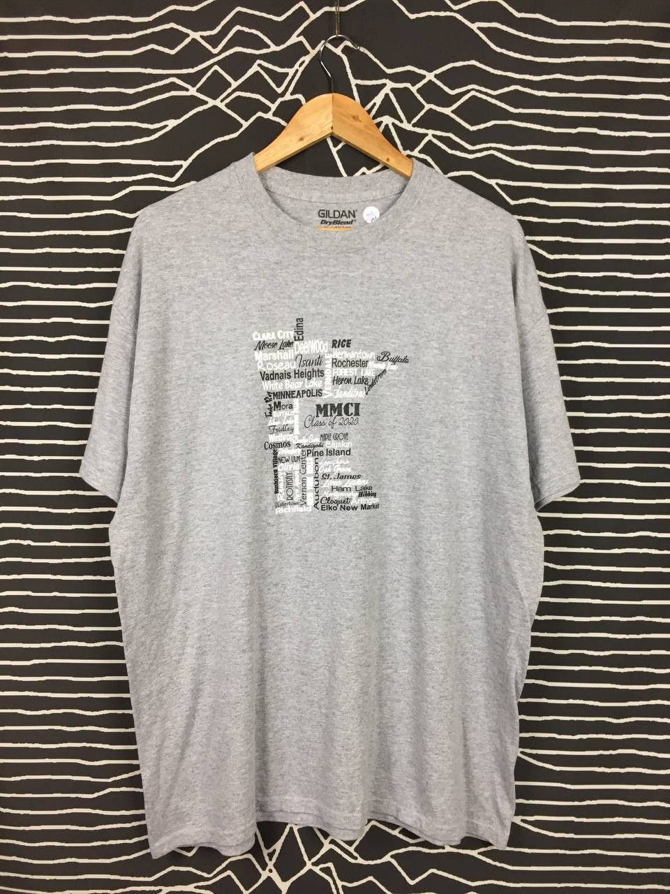 Vintage Gildan DryBlend MMCI Class Of 2020 Graphic Tee Size US XL / EU 56 / 4 - 2 Thumbnail