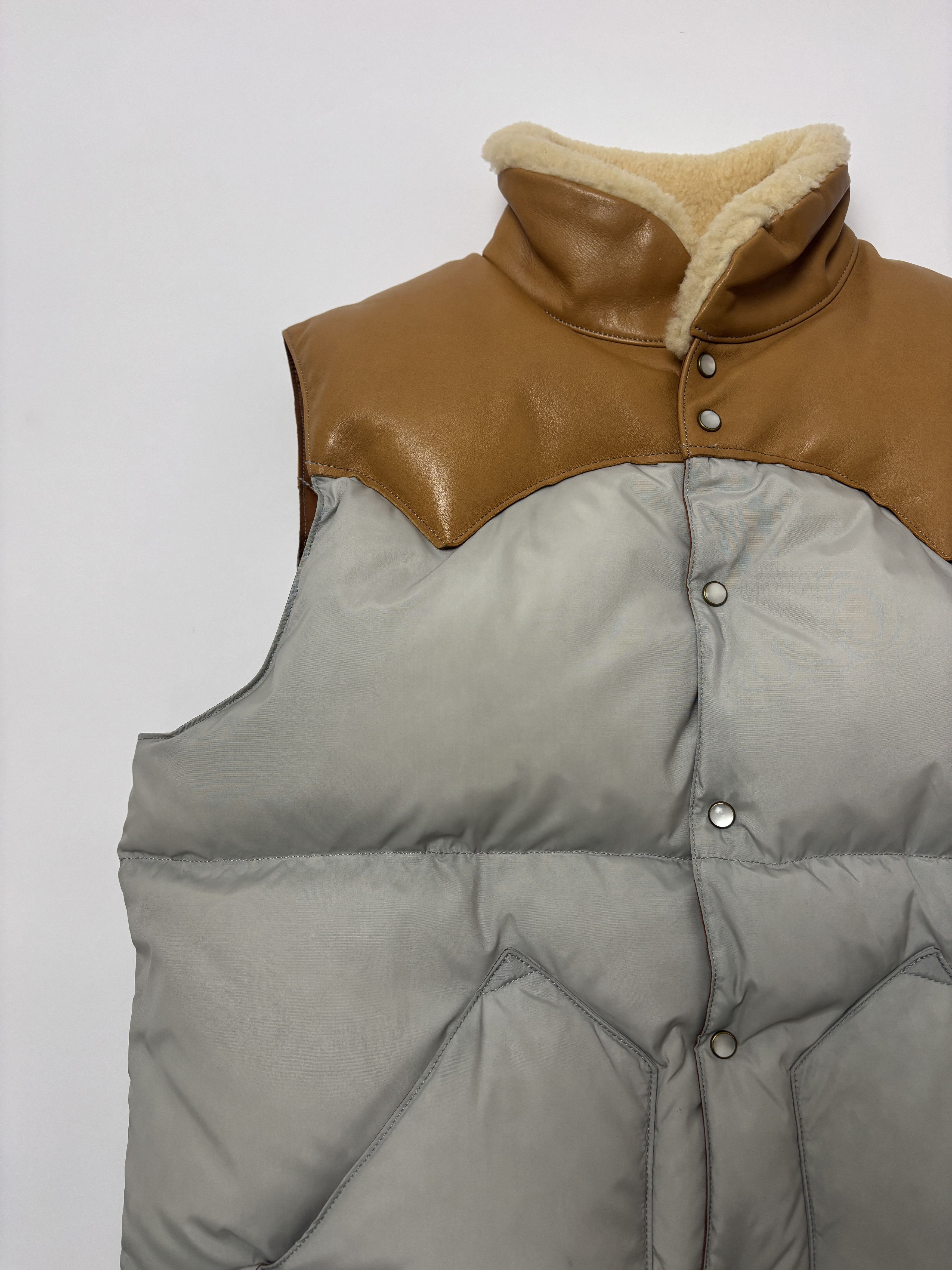 Rocky Mountain Featherbed Rocky Mountain Featherbed Vest Grey Leather Yoke Size 42 Size US L / EU 52-54 / 3 - 5 Thumbnail