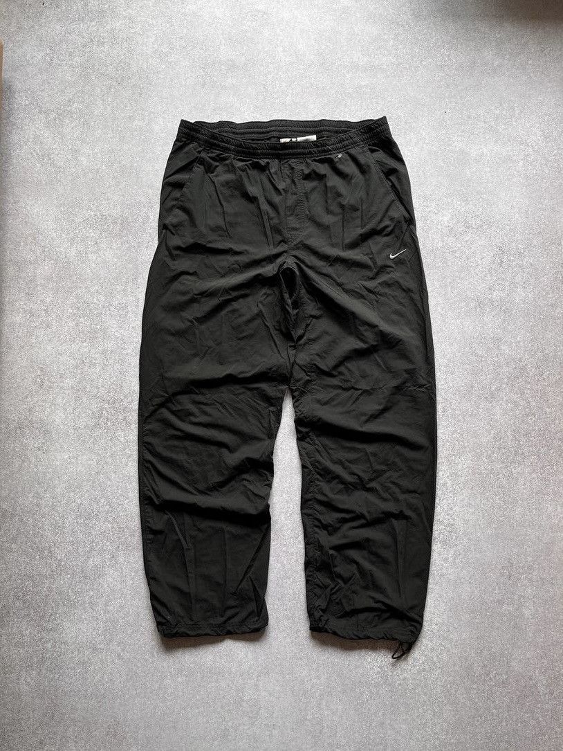 Nike × Vintage Vintage Nike Swoosh Baggy Trackpants Y2K L Size US 34 / EU 50 - 1 Thumbnail