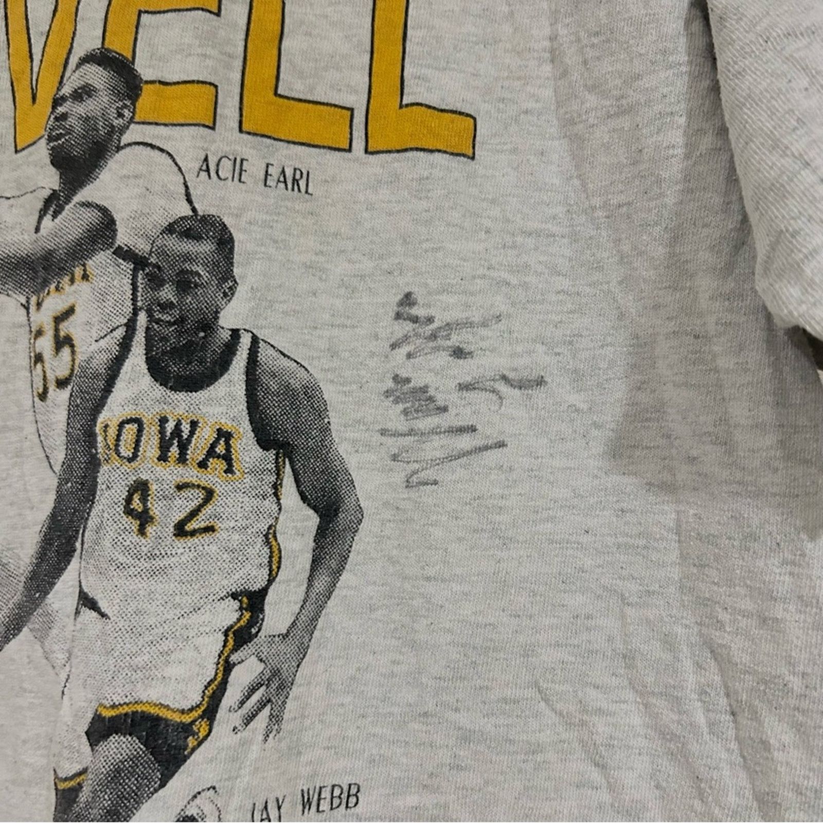 Other Vintage 1993 Iowa Hawkeyes Basketball Signed Shirt Size US M / EU 48-50 / 2 - 4 Thumbnail