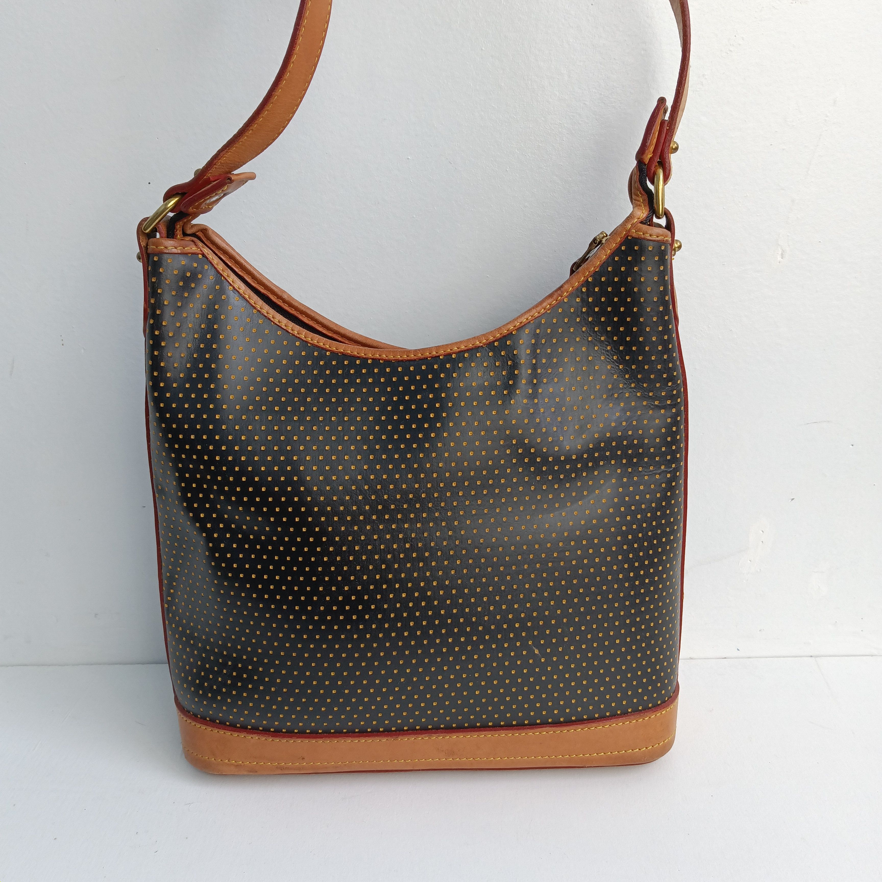 Dooney & Bourke Vintage Dooney & Bourke Small Hobo Handbag Cabrio Size ONE SIZE - 3 Thumbnail