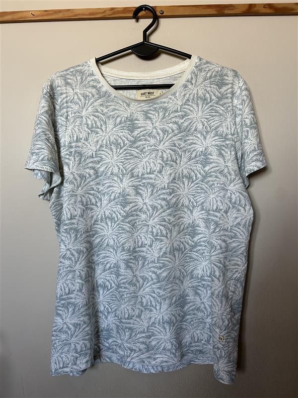Other Men's T-shirt with palm trees - EAST WEST - M - SALE Size US M / EU 48-50 / 2 - 1 Thumbnail