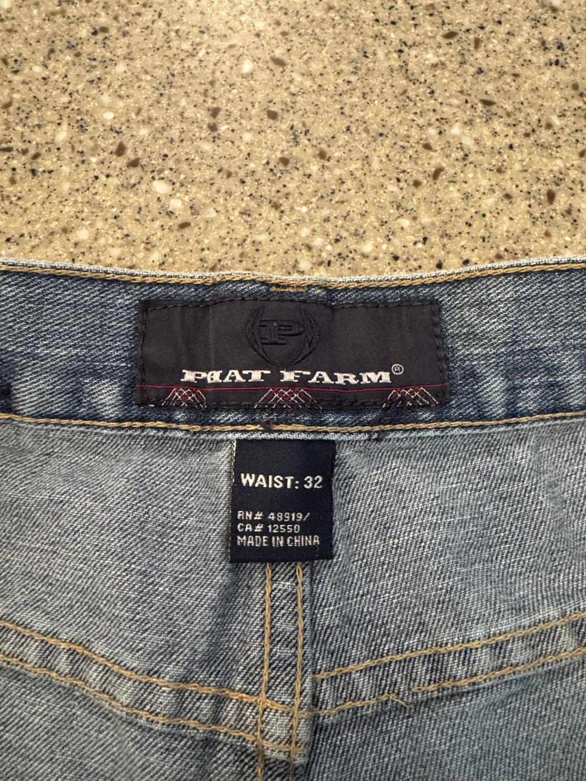 Phat Farm Phat Farm Baggy Y2K Streetwear Embroidered Jorts Size US 32 / EU 48 - 2 Thumbnail