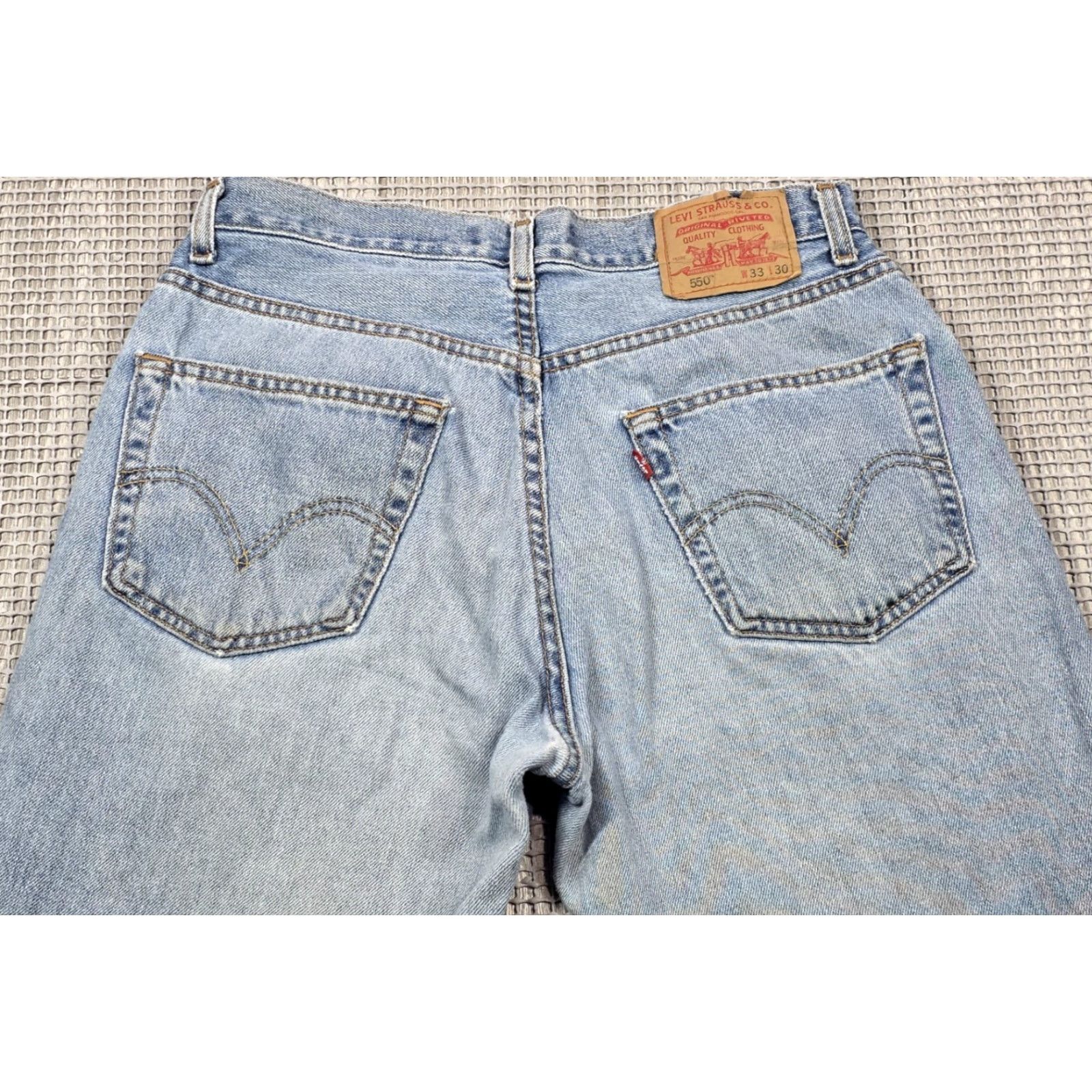 Levi's VINTAGE Levi's Jeans Mens 33x30 Denim Blue 550 Relaxed Medium Wash Canada Regular Men 33 Size US 33 - 4 Thumbnail