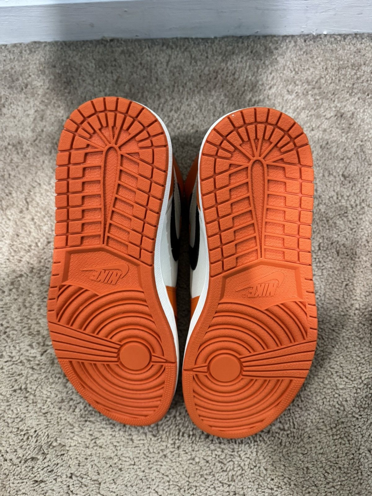 Jordan Brand Jordan 1 Shattered Backboard Away 2016 Size US 10 / EU 43 - 5 Thumbnail