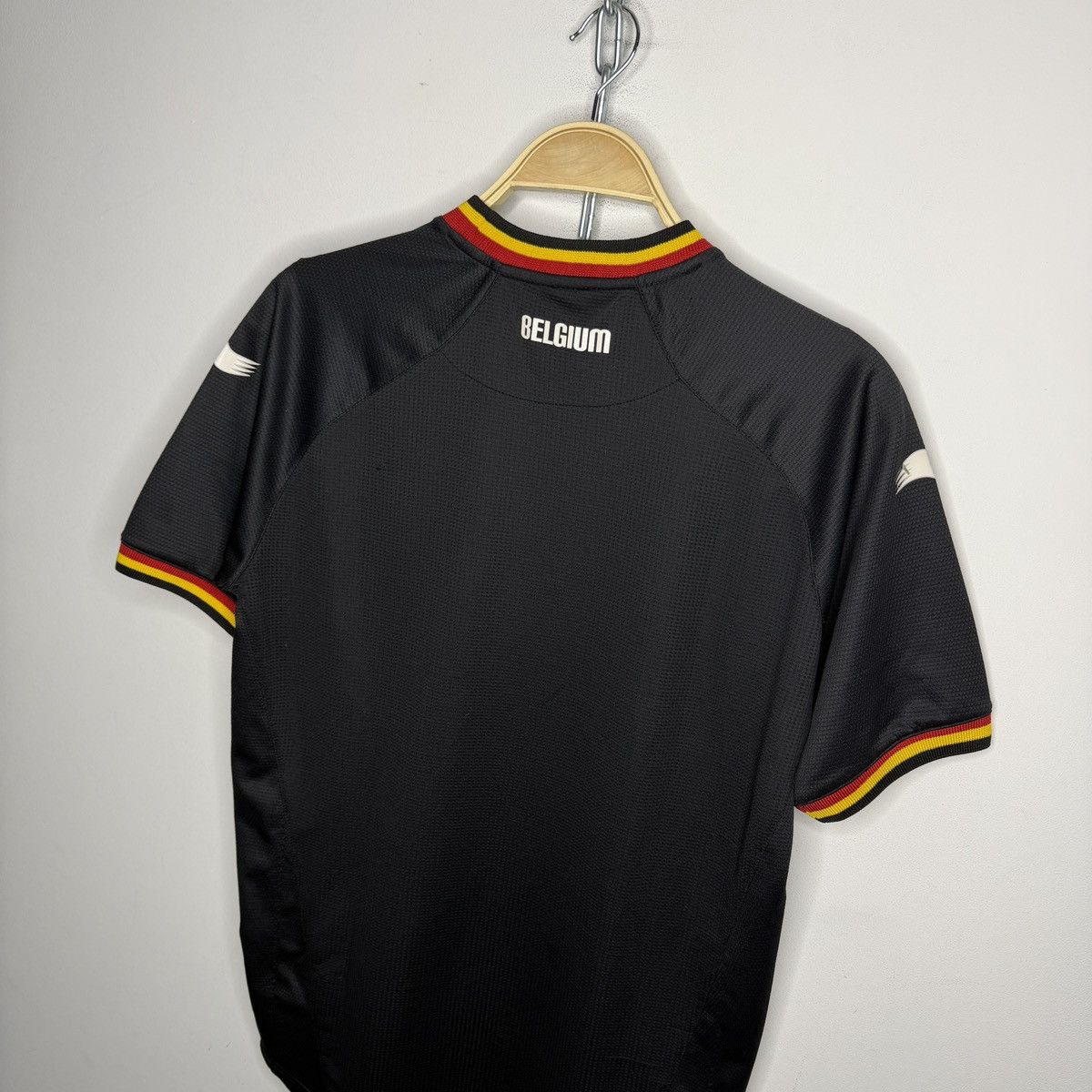 Vintage Belgium Burrda Sport Home Jersey Size US M / EU 48-50 / 2 - 9 Thumbnail
