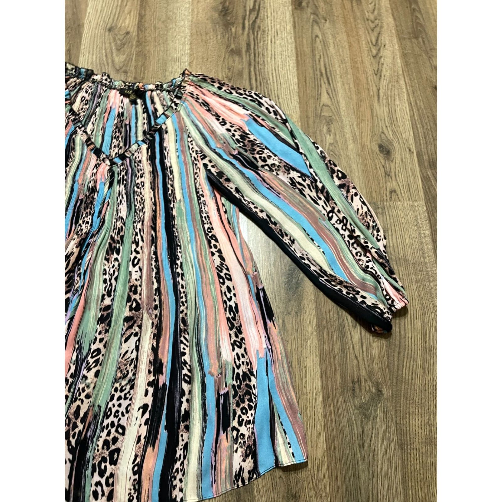 Melissa Melissa Paige Shirt Womens Small Multicolor Animal Print Striped V-Neck T-Shirt Casual Pull-over Size S / US 4 / IT 40 - 4 Thumbnail