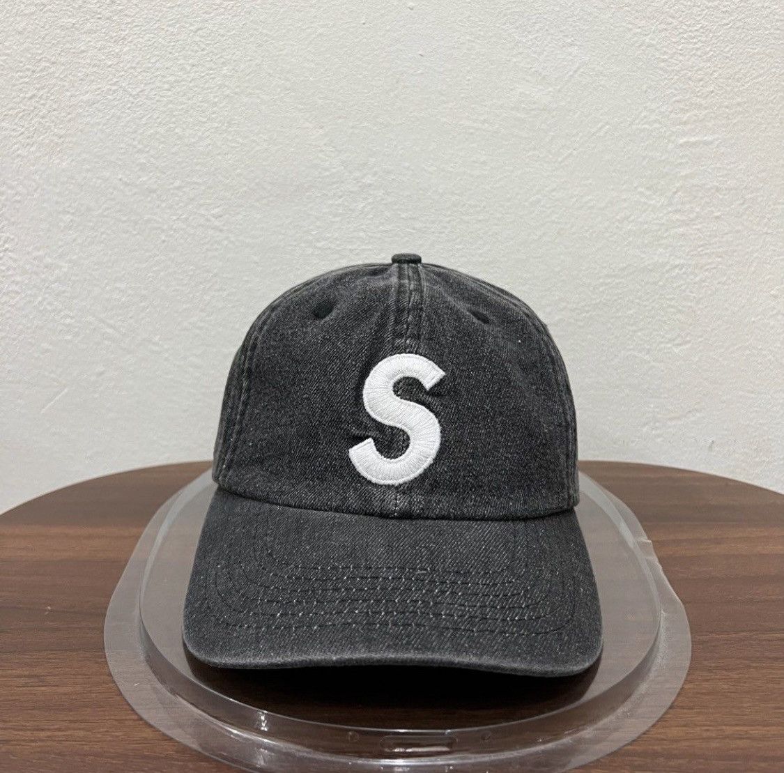 Supreme Supreme S Logo Kevlar Size ONE SIZE - 1 Thumbnail
