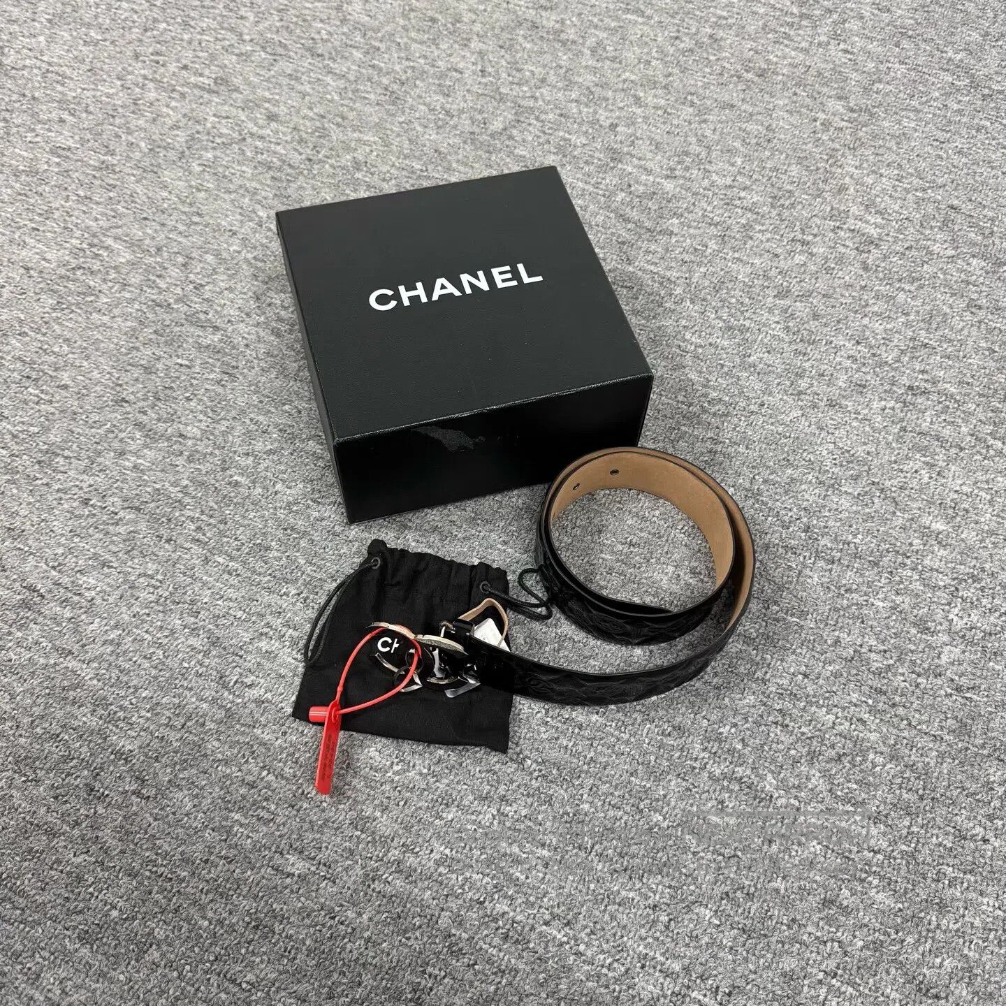 Chanel Chanel Black leather embossed logo belt| Size ONE SIZE - 1 Thumbnail