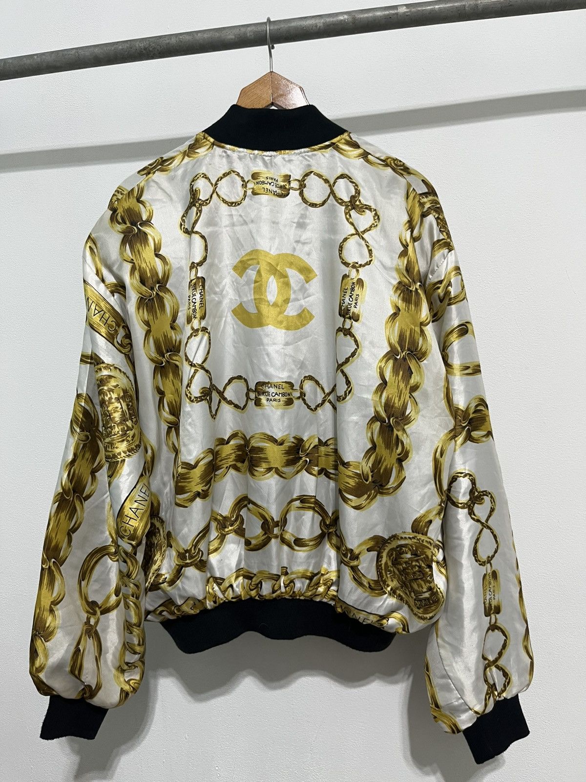 Chanel 1980s Bootleg Chanel Silk Gold Chain Print Bomber Jacket Size US M / EU 48-50 / 2 - 5 Thumbnail