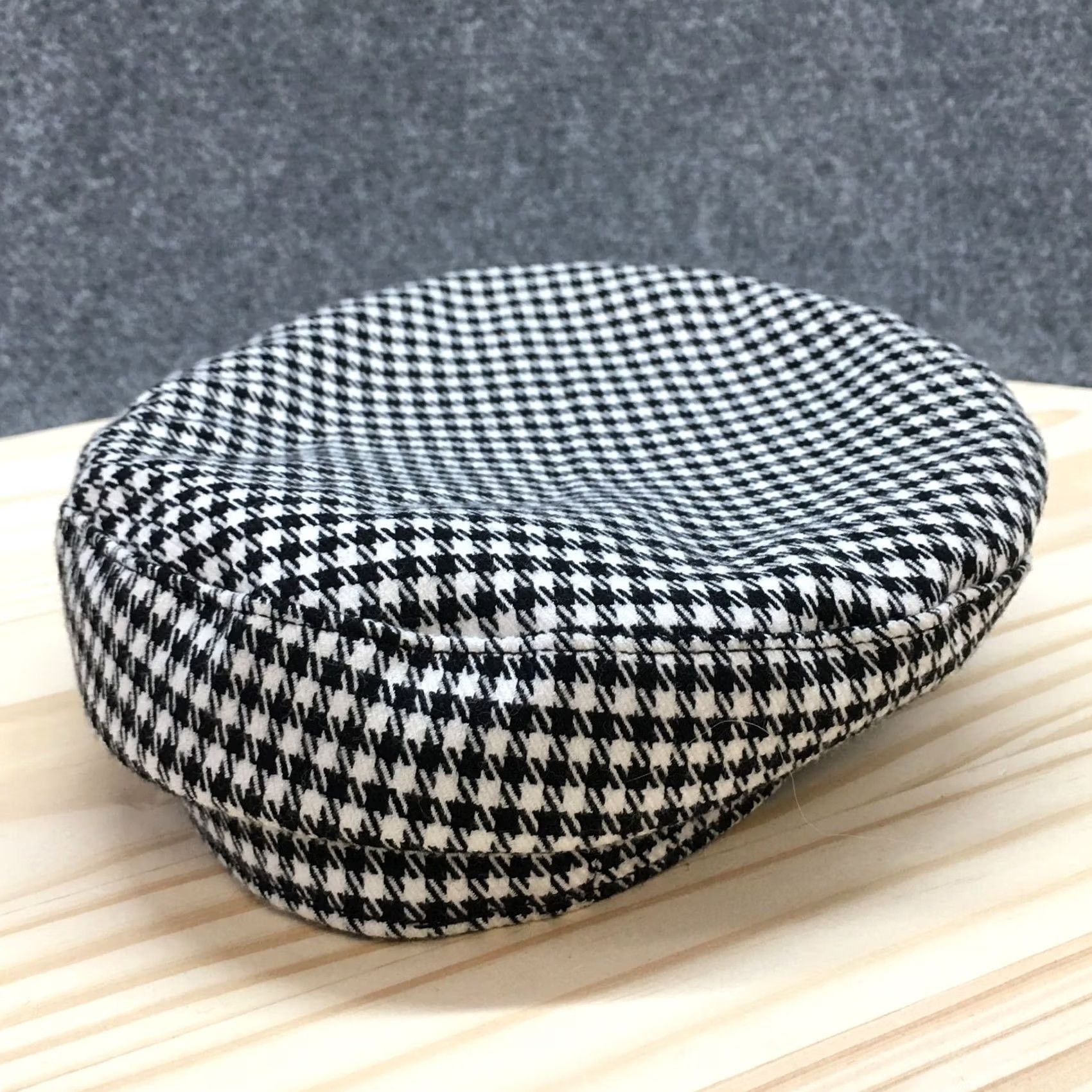 H&M H&M Newsboy Hat Womens One Size Curved Brim Houndstooth Black White Polyester Size ONE SIZE - 6 Thumbnail