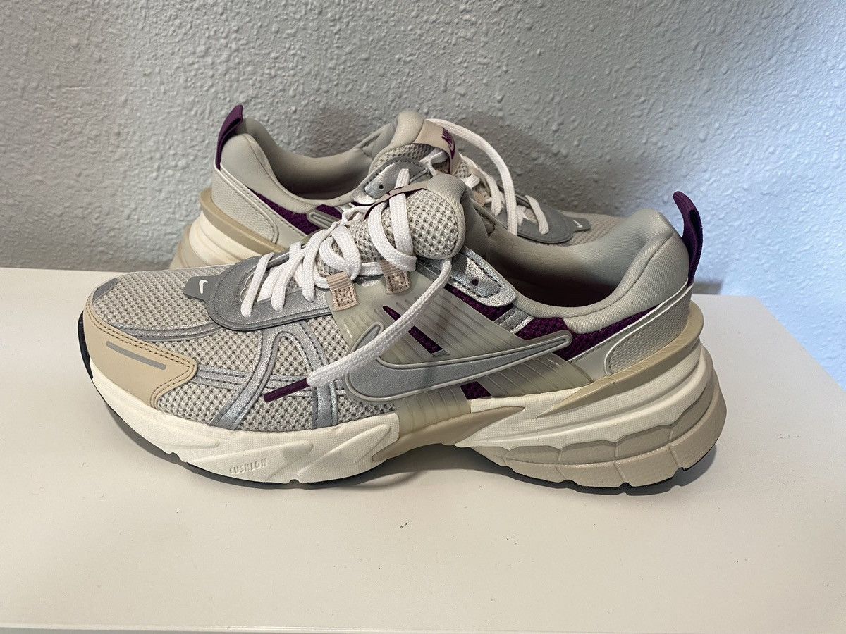 Nike Nike V2K Run Prm "Light Bone" sneakers size 10 Size US 10 / IT 40 - 1 Thumbnail
