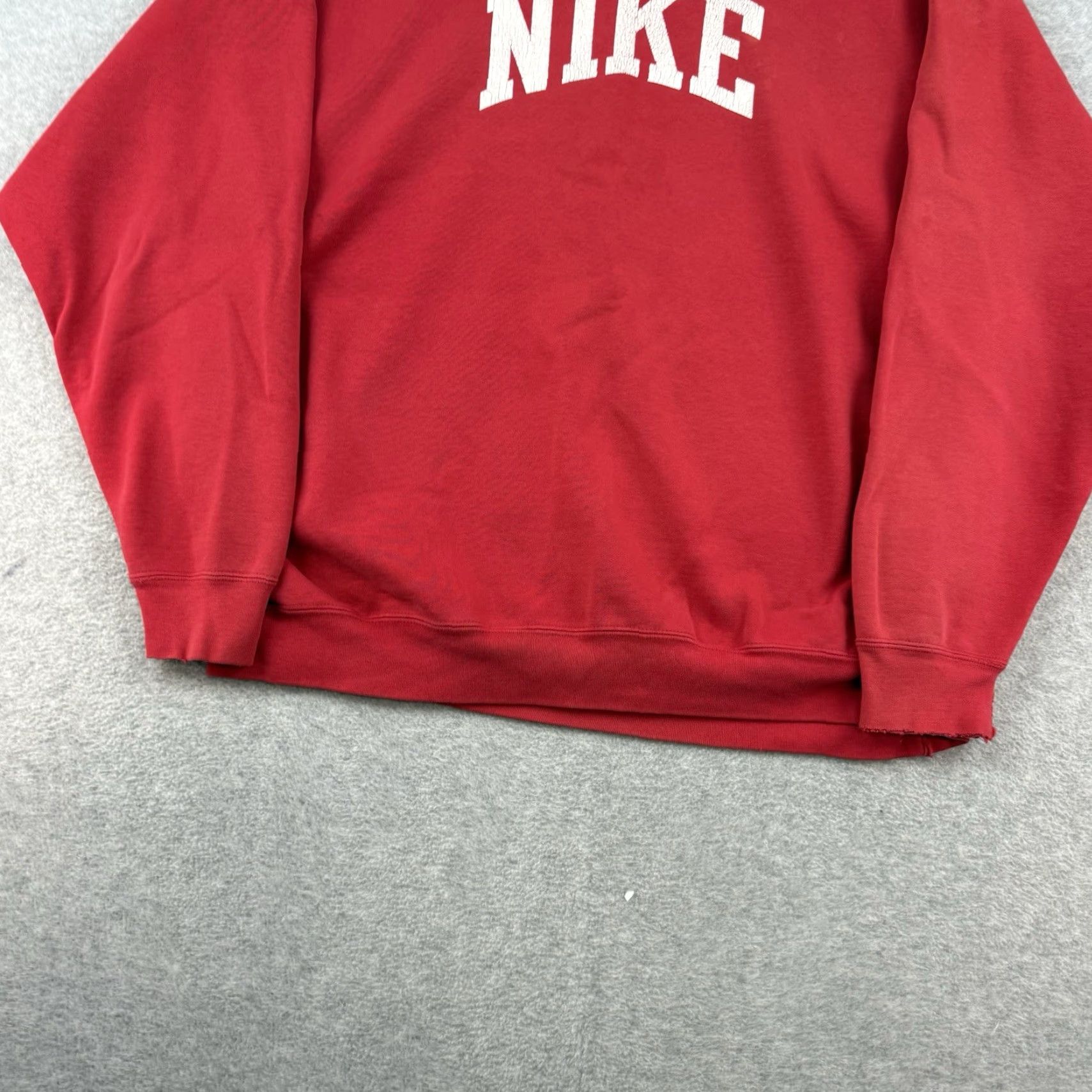 Nike VINTAGE Nike Sweatshirt Mens XL Red Embroidered Spellout Crewneck Jumper 90s y2k Size US XL / EU 56 / 4 - 2 Thumbnail