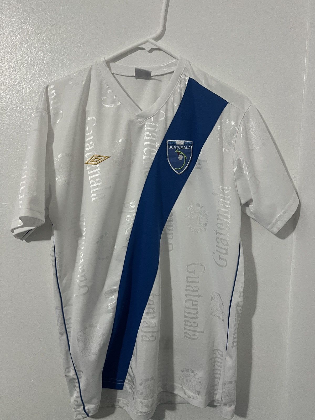 Umbro Guatemala Soccer Jersey Size US L / EU 52-54 / 3 - 1 Thumbnail