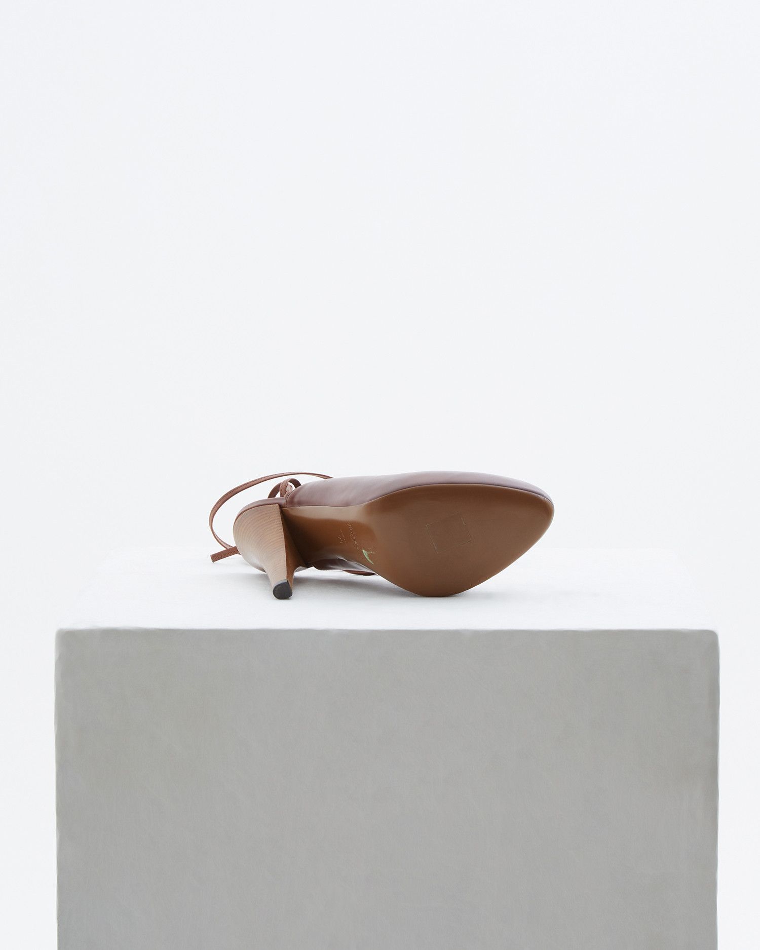 Yves Saint Laurent by Stefano Pilati Resort 2010 Brown leather closed toe Size US 9 / IT 39 - 5 Thumbnail