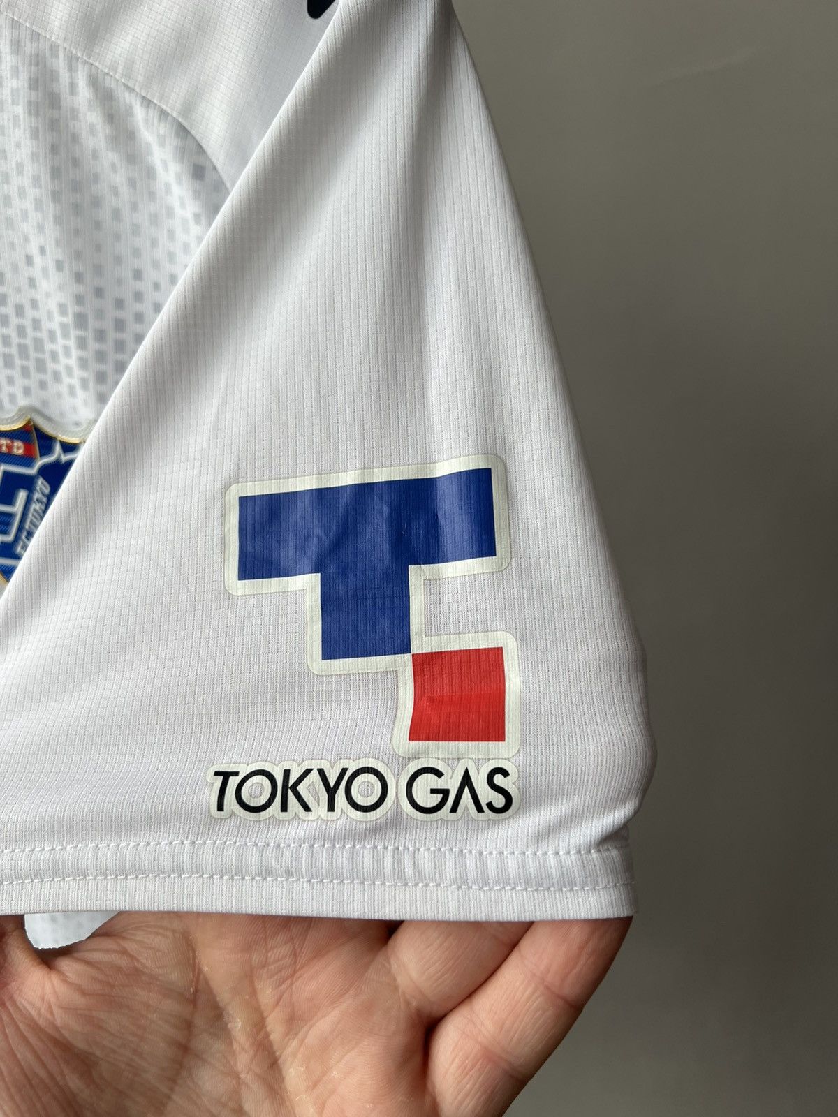 Umbro 2020 FC TOKYO AWAY SOCCER JERSEY FOOTBALL SHIRT SIZE M Size US M / EU 48-50 / 2 - 15 Thumbnail