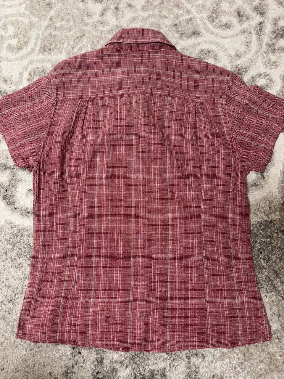 Patagonia Patagonia Women's Short Sleeve Organic Blend Shirt, 10, Red Size L / US 10 / IT 46 - 6 Thumbnail