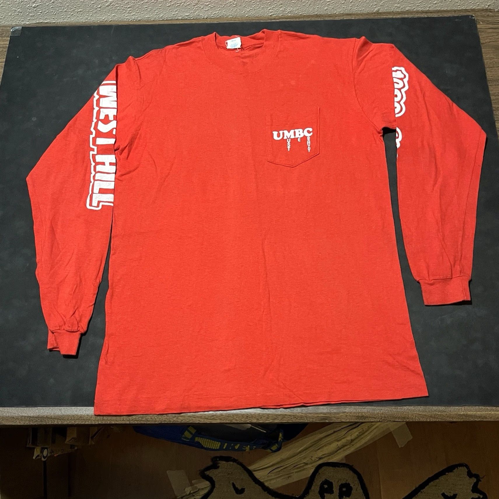 VINTAGE Maniacs Shirt Lee Men XL Red Cotton Knit Double-Sided Logo 1980s University Boston University 1980s Concert Staff Man 90s?