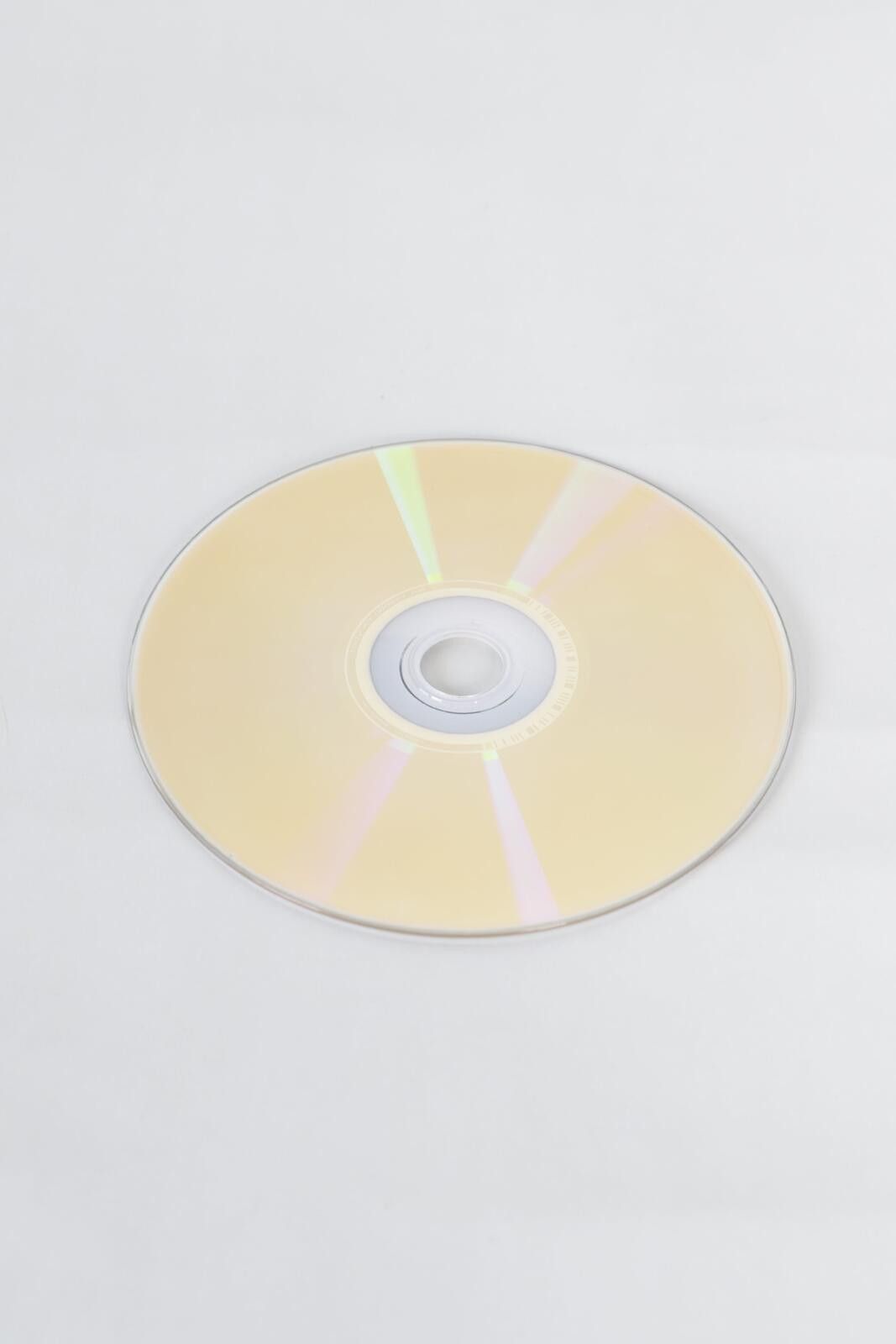 Other 2010's Blu-Ray Le Temps N'est Rien French Version DVD Size ONE SIZE - 5 Thumbnail