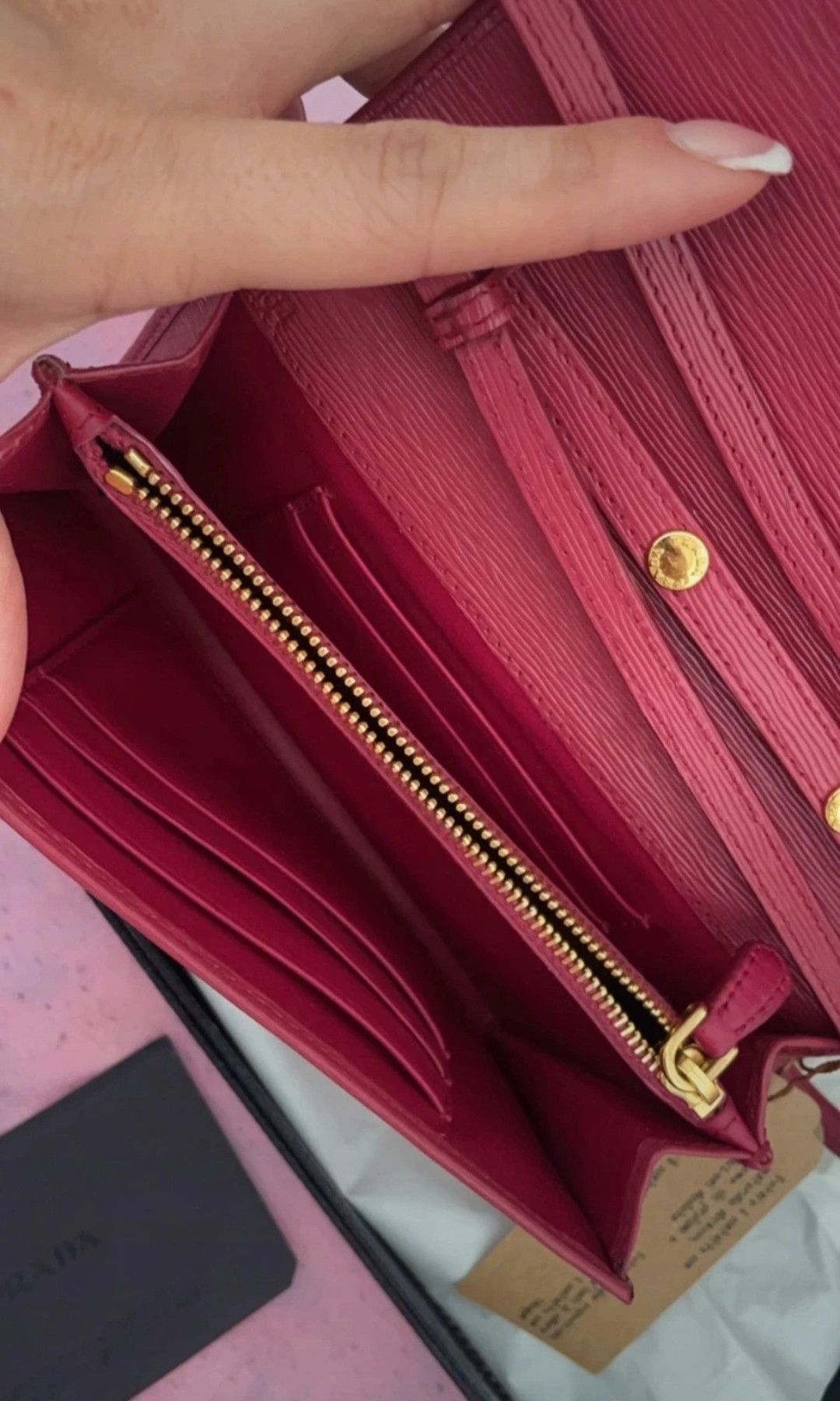 Prada Prada shoulder bag in burgundy-red leather. Size ONE SIZE - 6 Thumbnail