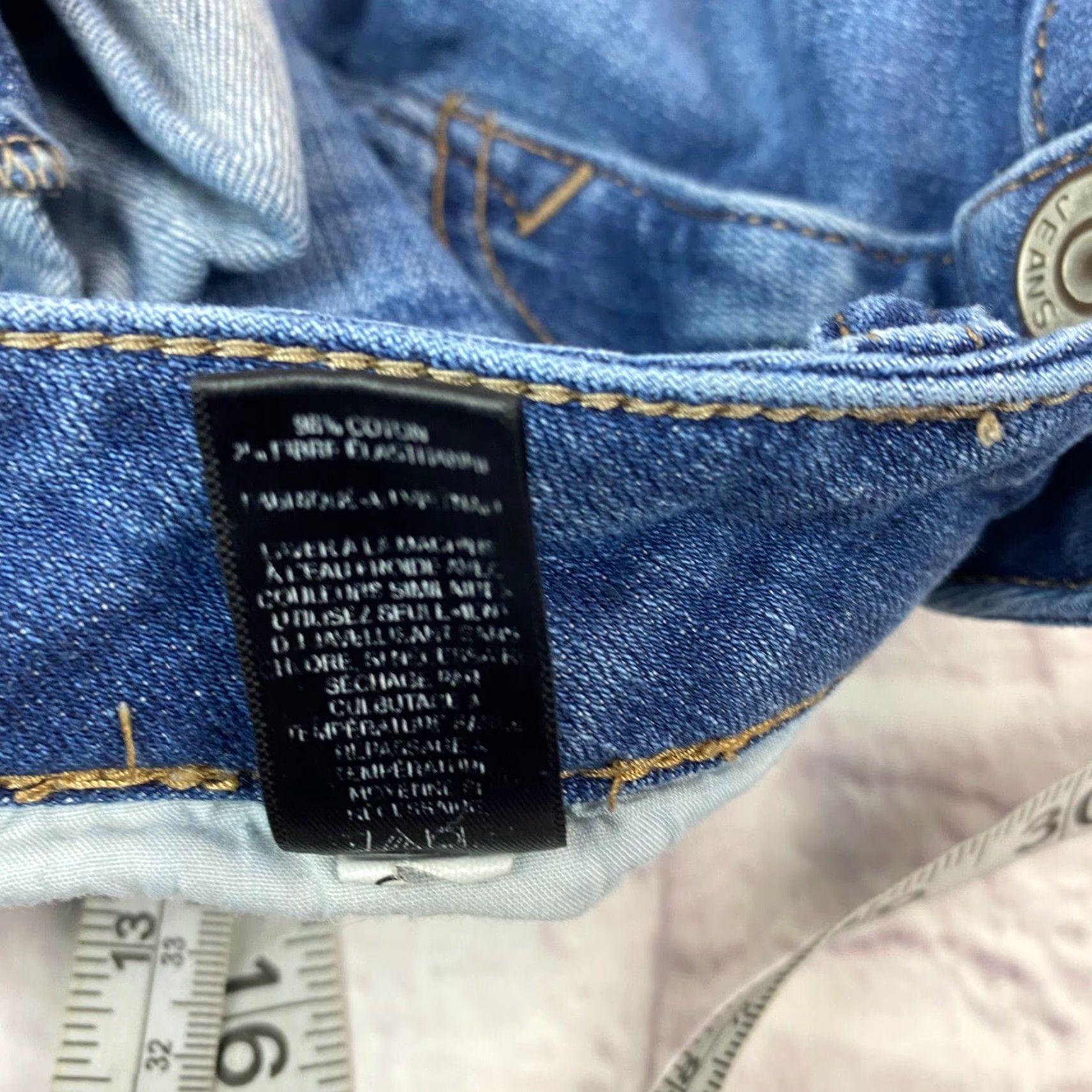 Express Express Womens Shorts Size 2 Blue Denim Distressed Stretch Cuffed Size 26" / US 2 / IT 38 - 6 Thumbnail