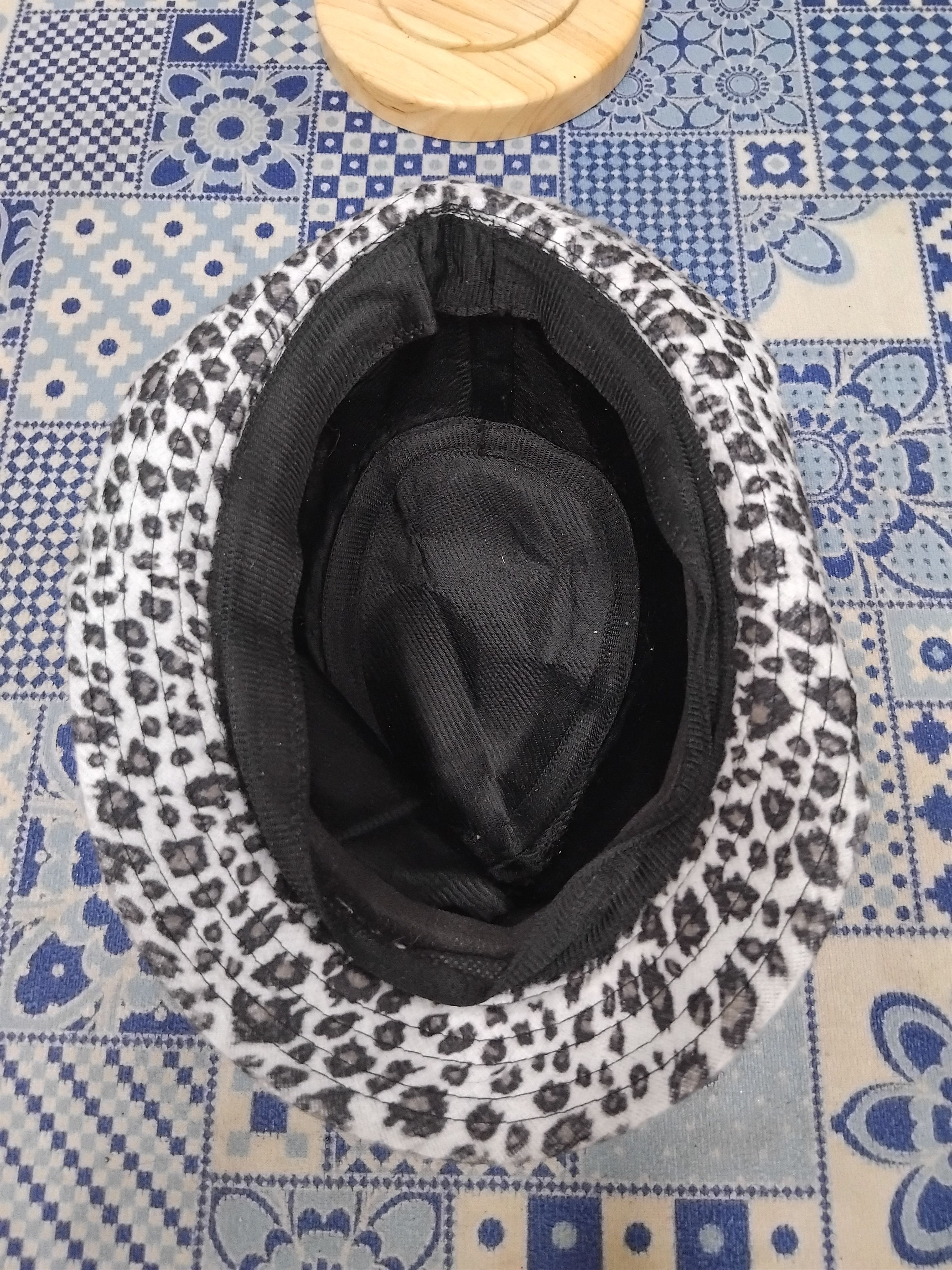 Japanese Brand 💥White leopard chicanos style fedora hat Size ONE SIZE - 2 Thumbnail