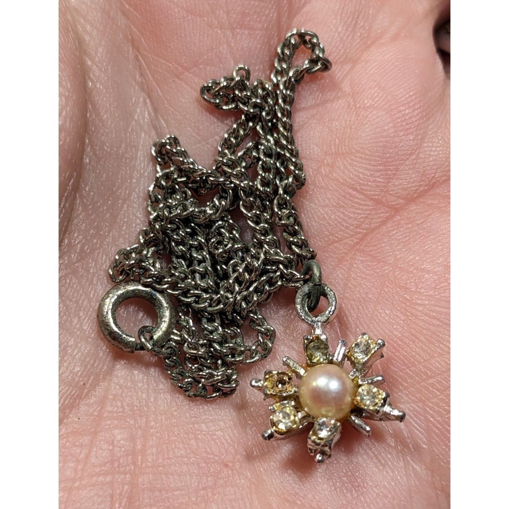 Other Vintage Sunburst Rhinestone And Faux Pearl Pendant Necklace Size ONE SIZE - 5 Thumbnail
