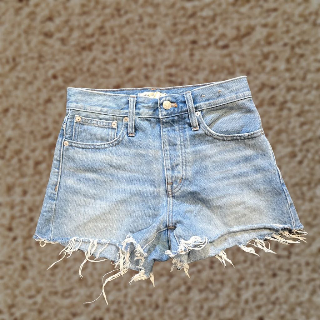 Madewell Madewell Shorts Womens Size 23 Denim Distressed 3 Inch Raw Hem Capsule Beachy Casual Size 42" / US 20 - 1 Thumbnail