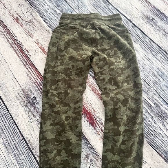 Lululemon Lululemon Ready to Rulu Jogger 29" Heritage Camo Dark Olive Size 27" / US 4 / IT 40 - 5 Thumbnail