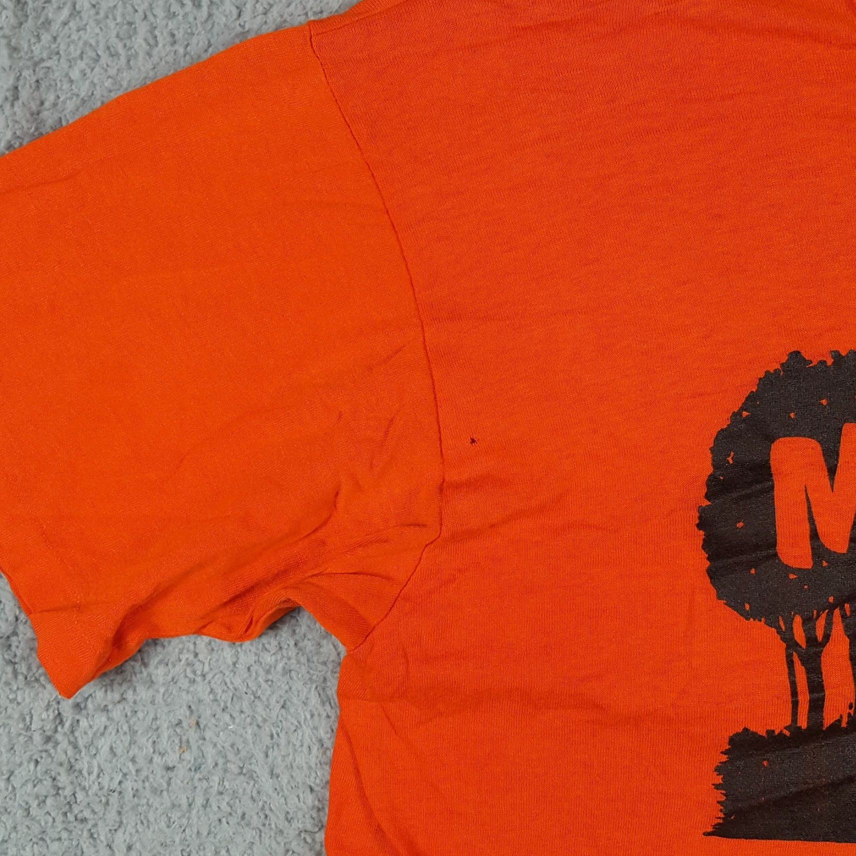 Vintage VINTAGE Russell Cross Country Running Tee Shirt Men L Orange 80s 90s University Sports Embroidered Logo T-Shirt Size US L / EU 52-54 / 3 - 4 Thumbnail