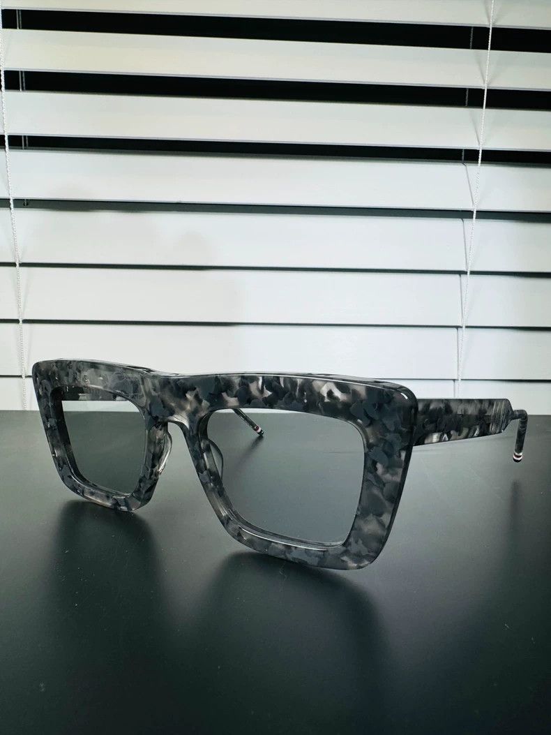 Thom Browne Thom Browne Size OSTBS-415 sunglasses 2501-Nextarrow Size ONE SIZE - 5 Thumbnail
