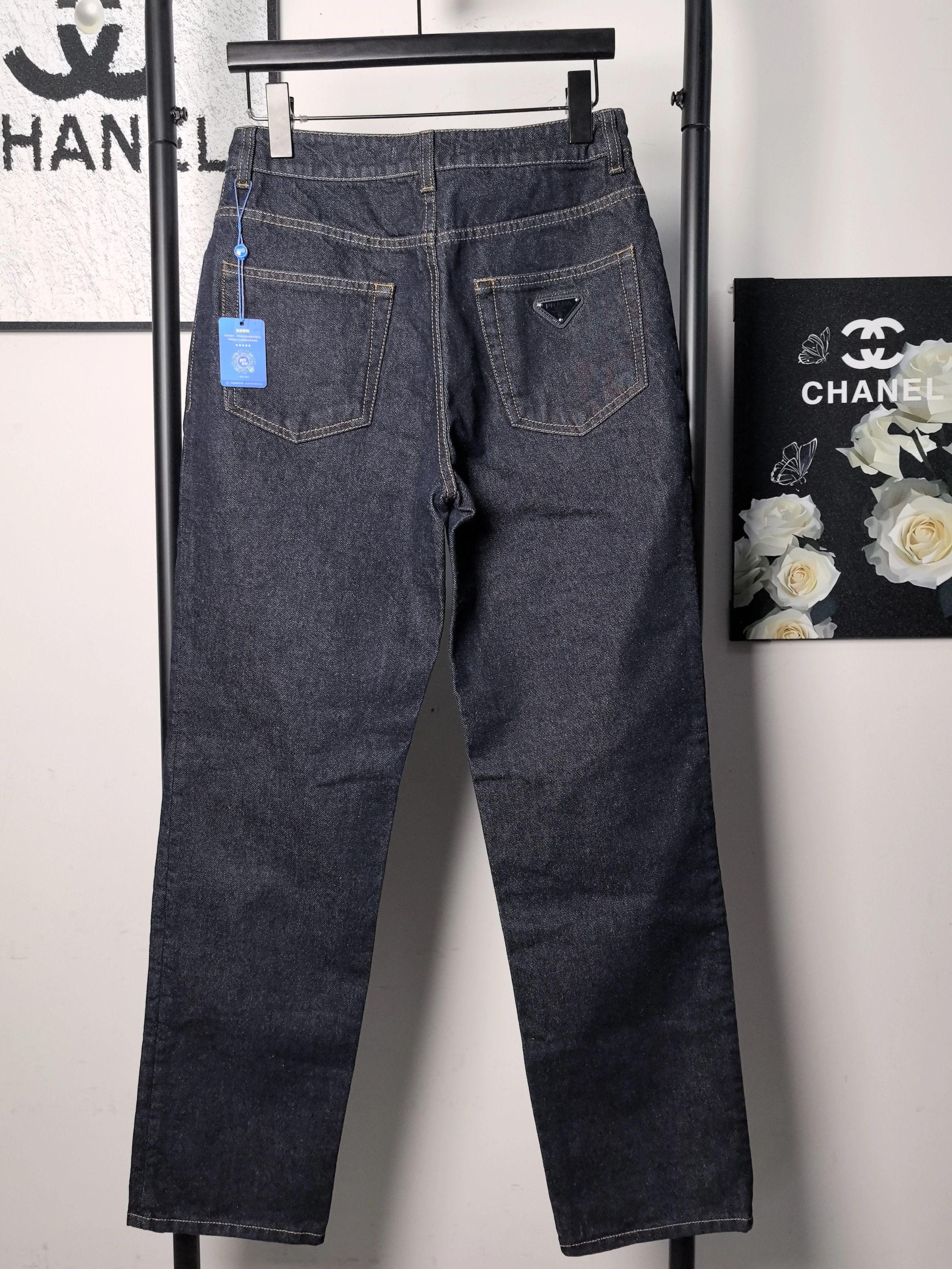 Prada Prada Metal Triangle Logo 99 New Jeans Size 27" / US 4 / IT 40 - 1 Thumbnail
