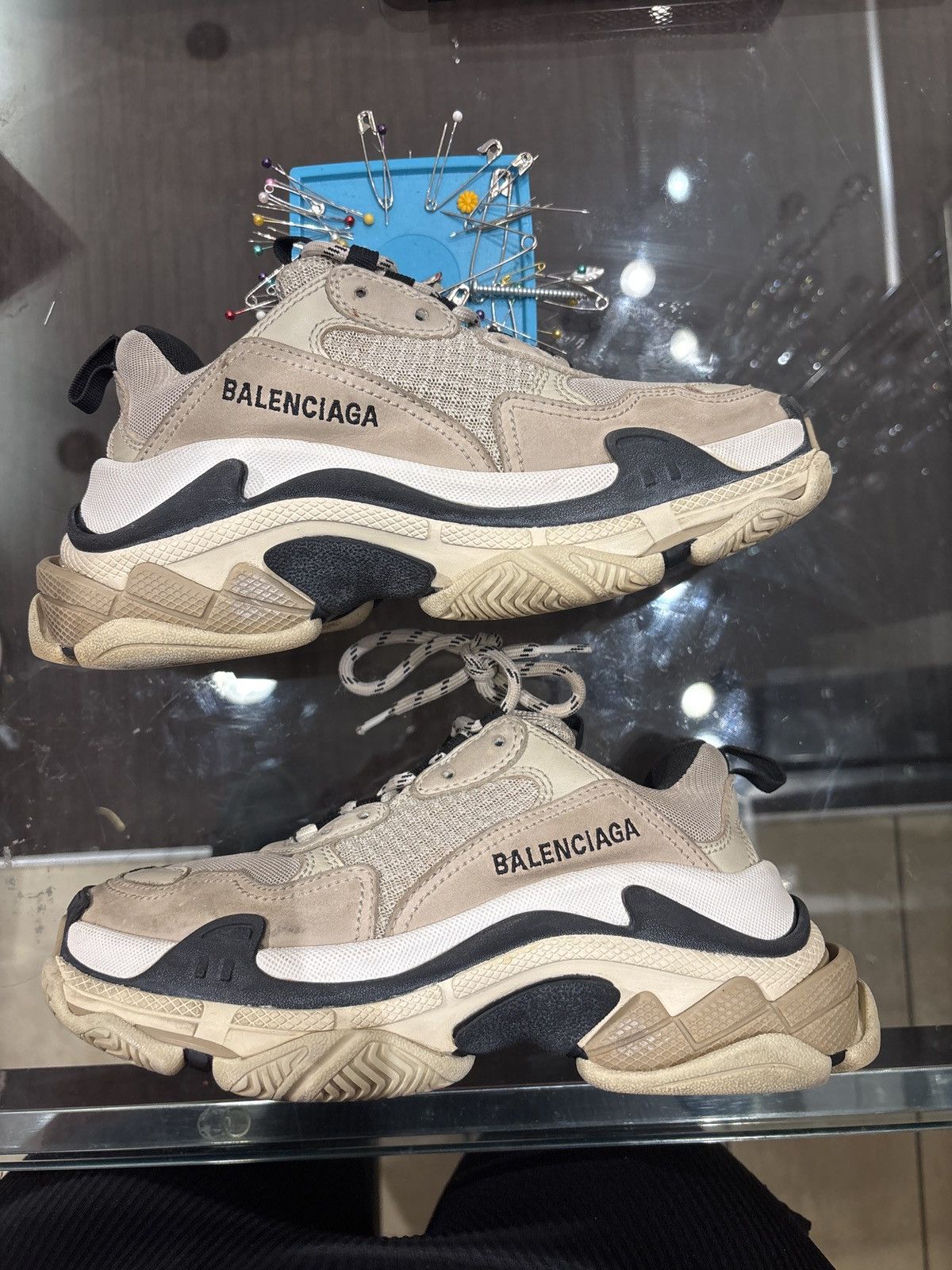Balenciaga TRIPLE S SNEAKER Size US 6 / IT 36 - 4 Thumbnail