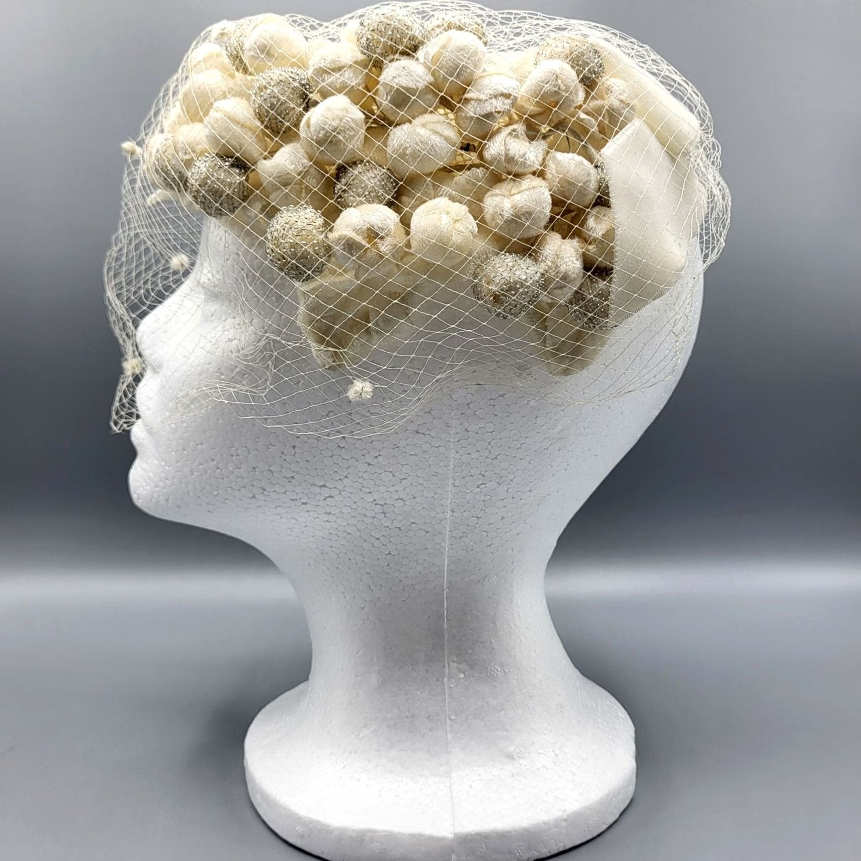Vintage VINTAGE Lecie Womens 1950s Hat Ivory Pom-Pom Net Union Made USA Size ONE SIZE - 3 Thumbnail