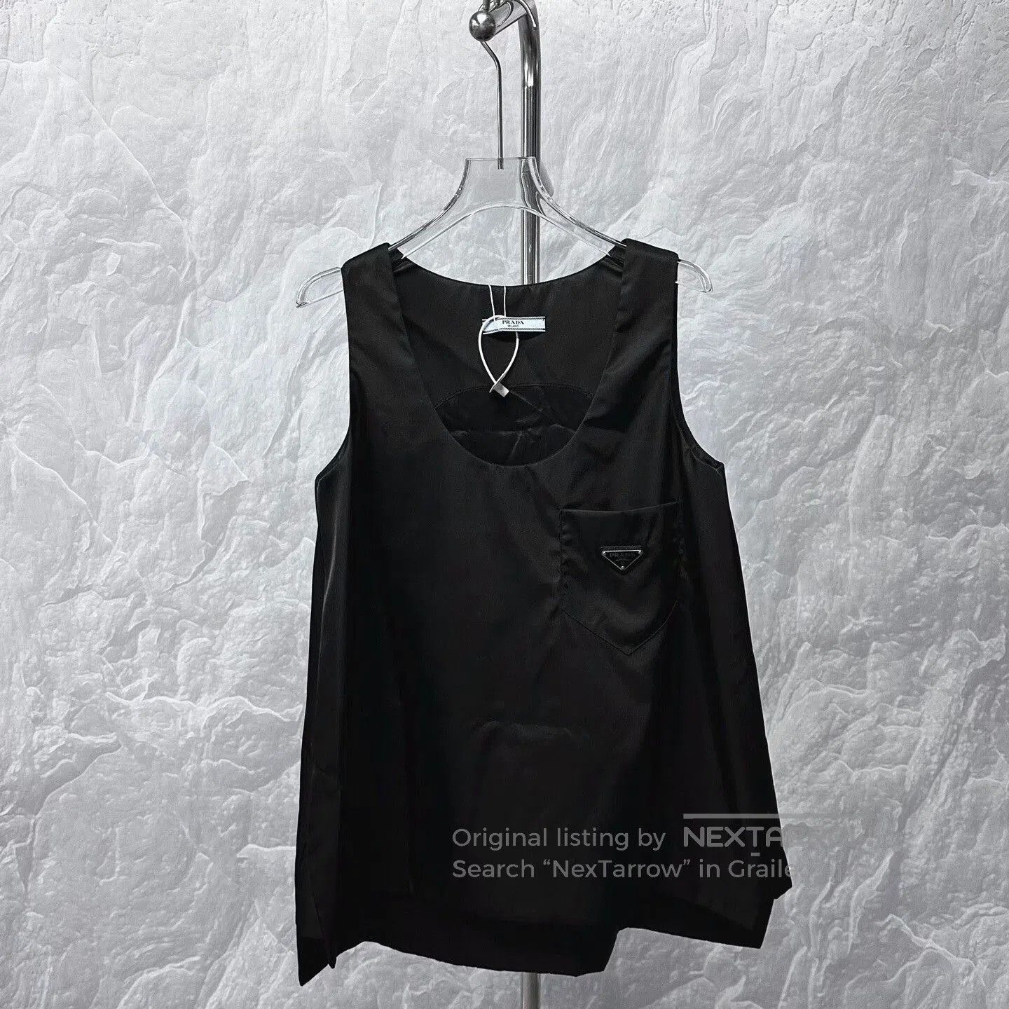 Prada prada black sleeveless top with pocket. Size M / US 6-8 / IT 42-44 - 1 Thumbnail