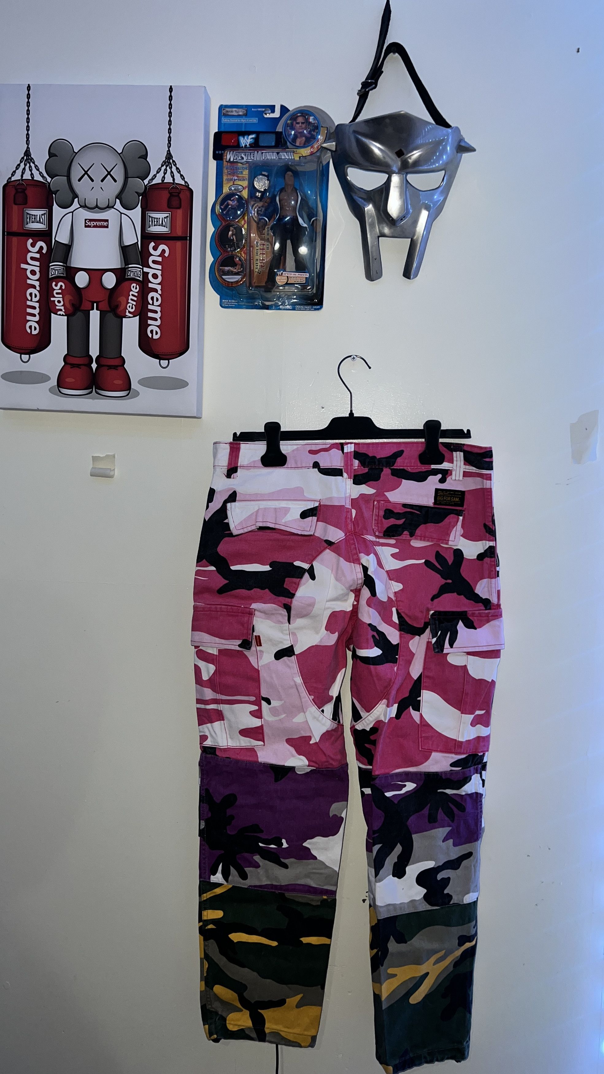 Other MULTI-COLOR CAMO CARGO PANTS Size US 33 - 2 Thumbnail