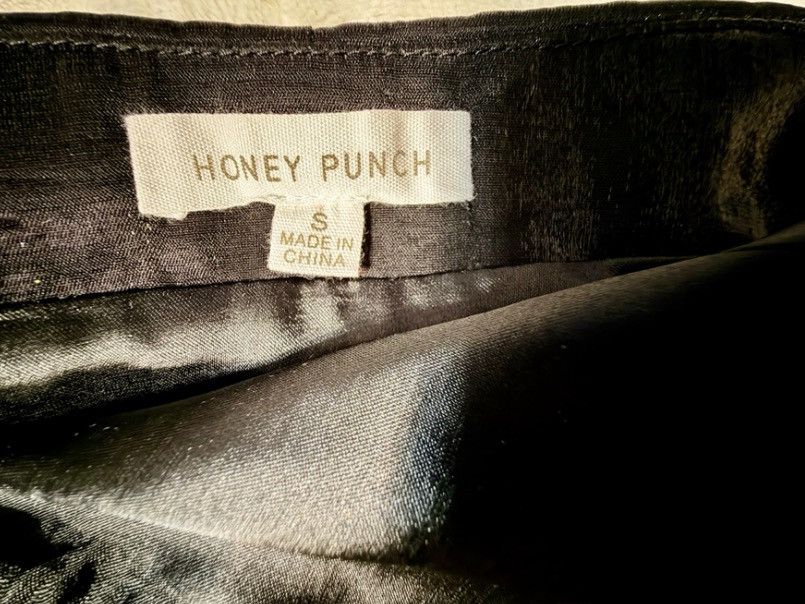 Other Honey Punch Black Mini Skirt – Size S – Velvet Look with Zip Size 27" / US 4 / IT 40 - 7 Thumbnail