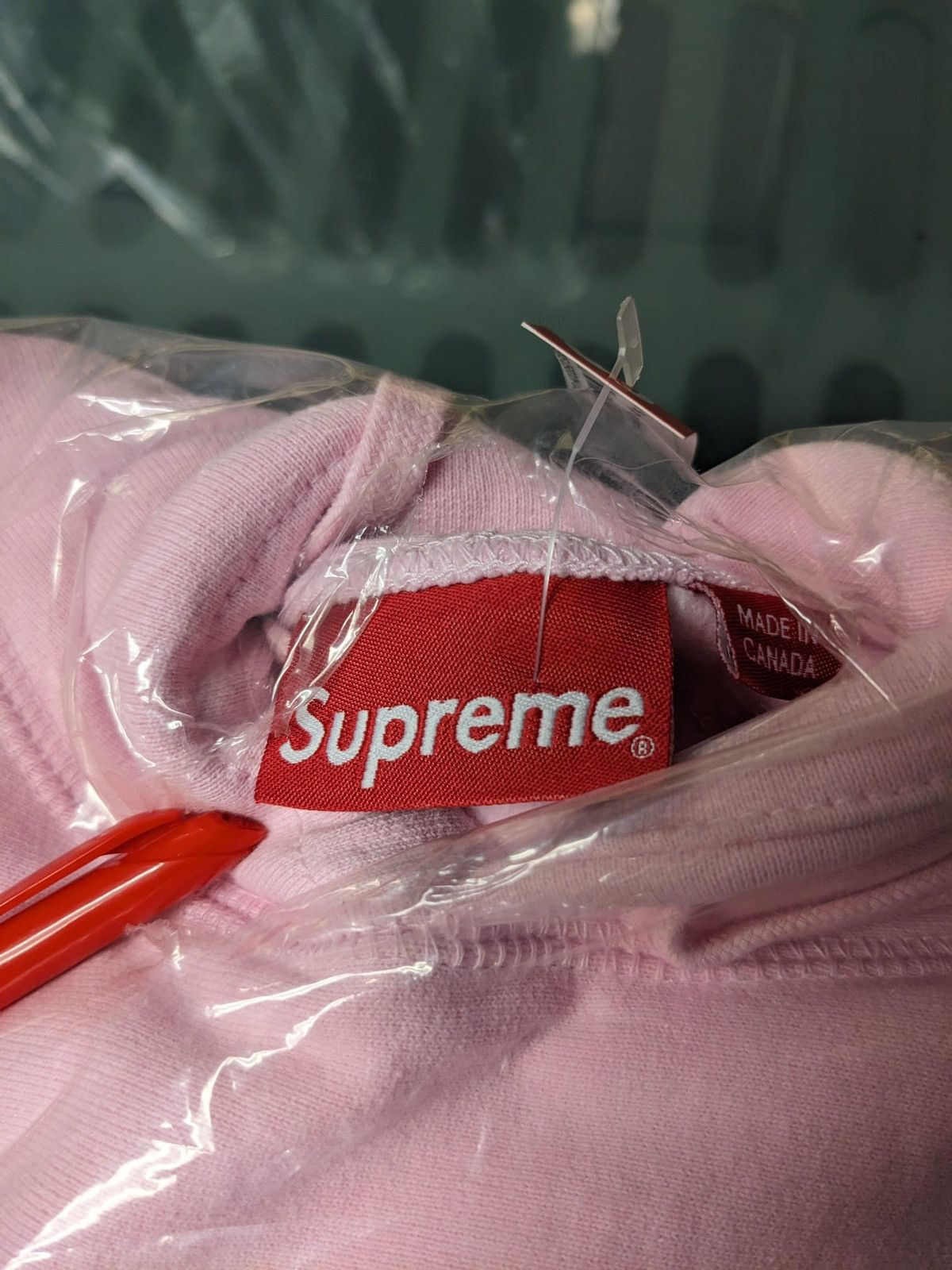 Supreme FW19 SUPREME BANDANA BOX LOGO HOODED SWEATSHIRT HOODIE PINK Size US L / EU 52-54 / 3 - 4 Thumbnail