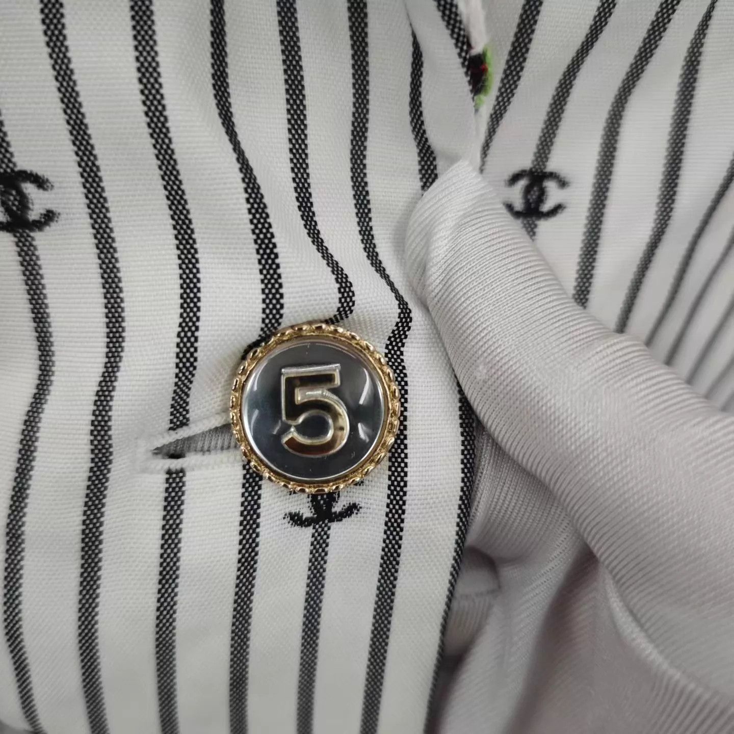 Chanel Chanel Allover White Wool Paneled B&W Stripe Short Jkt 36 Size XS / US 0-2 / IT 36-38 - 4 Thumbnail