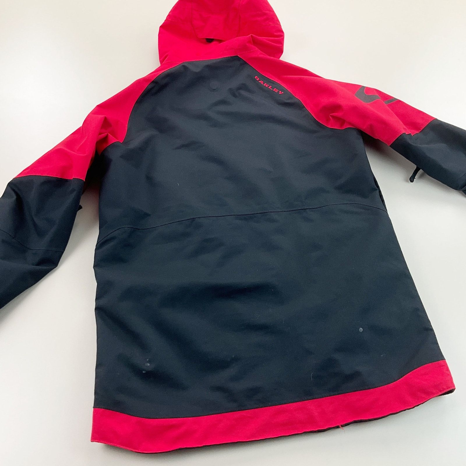 Oakley Oakley Outdoor Ski Jacket - Small outerwear mens black red Size US S / EU 44-46 / 1 - 7 Thumbnail
