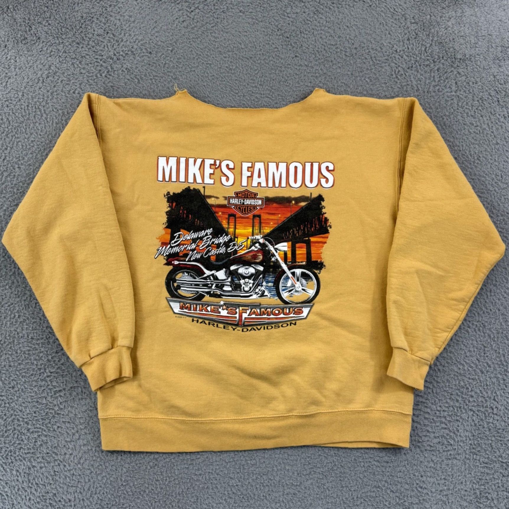 Harley Davidson VINTAGE Harley-Davidson Sweatshirt Mens Large Yellow Long Sleeve Graphic Print Eagle 80s 90s Biker USA Motorcycle Nature Retro Vintage Hoodie? Size US L / EU 52-54 / 3 - 6 Thumbnail