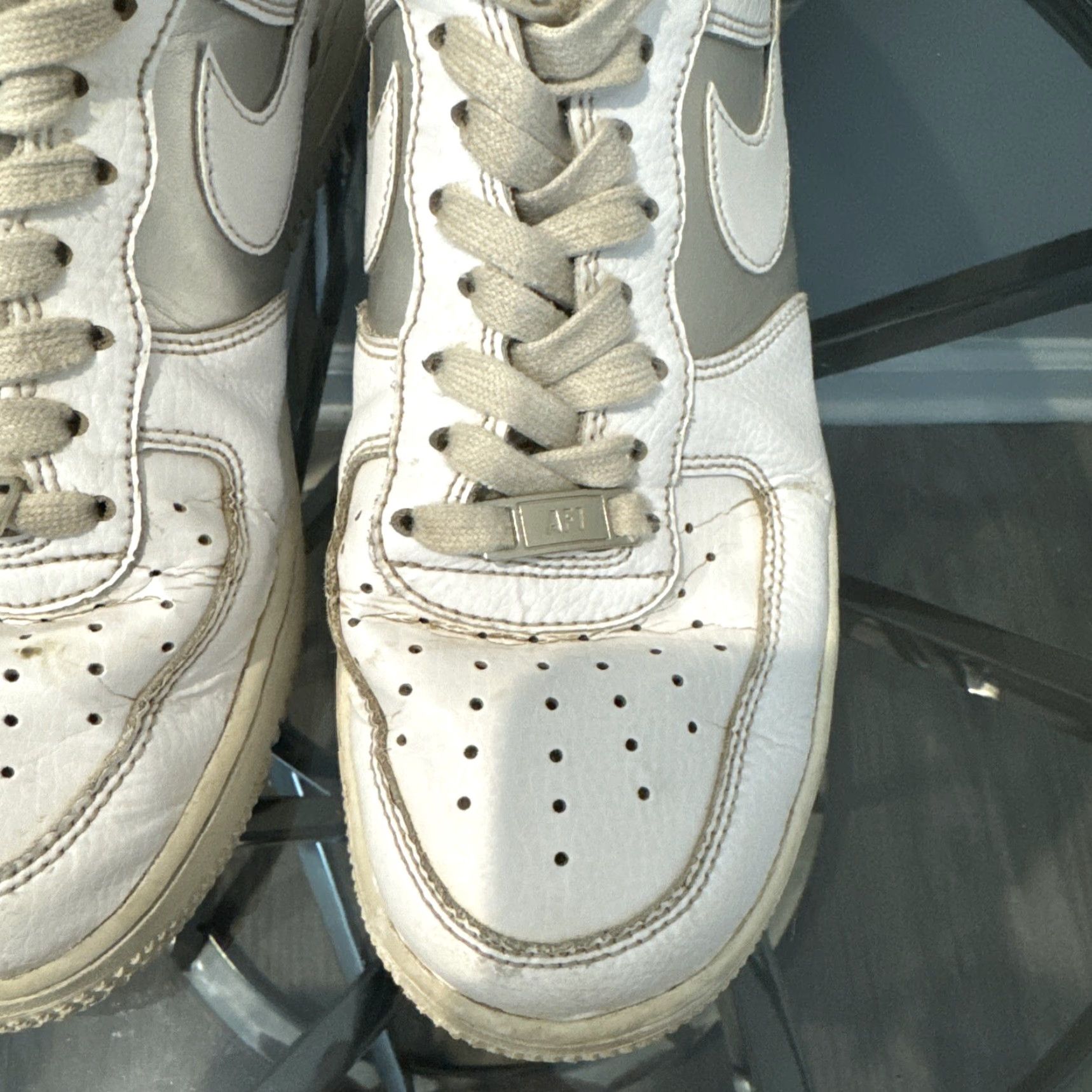 Nike Nike Air Force 1 Women's Sneaker DD8959-104 White Size 10 Silver Metallic White 07 '07 DD8959-104 Size US 10 / IT 40 - 3 Thumbnail