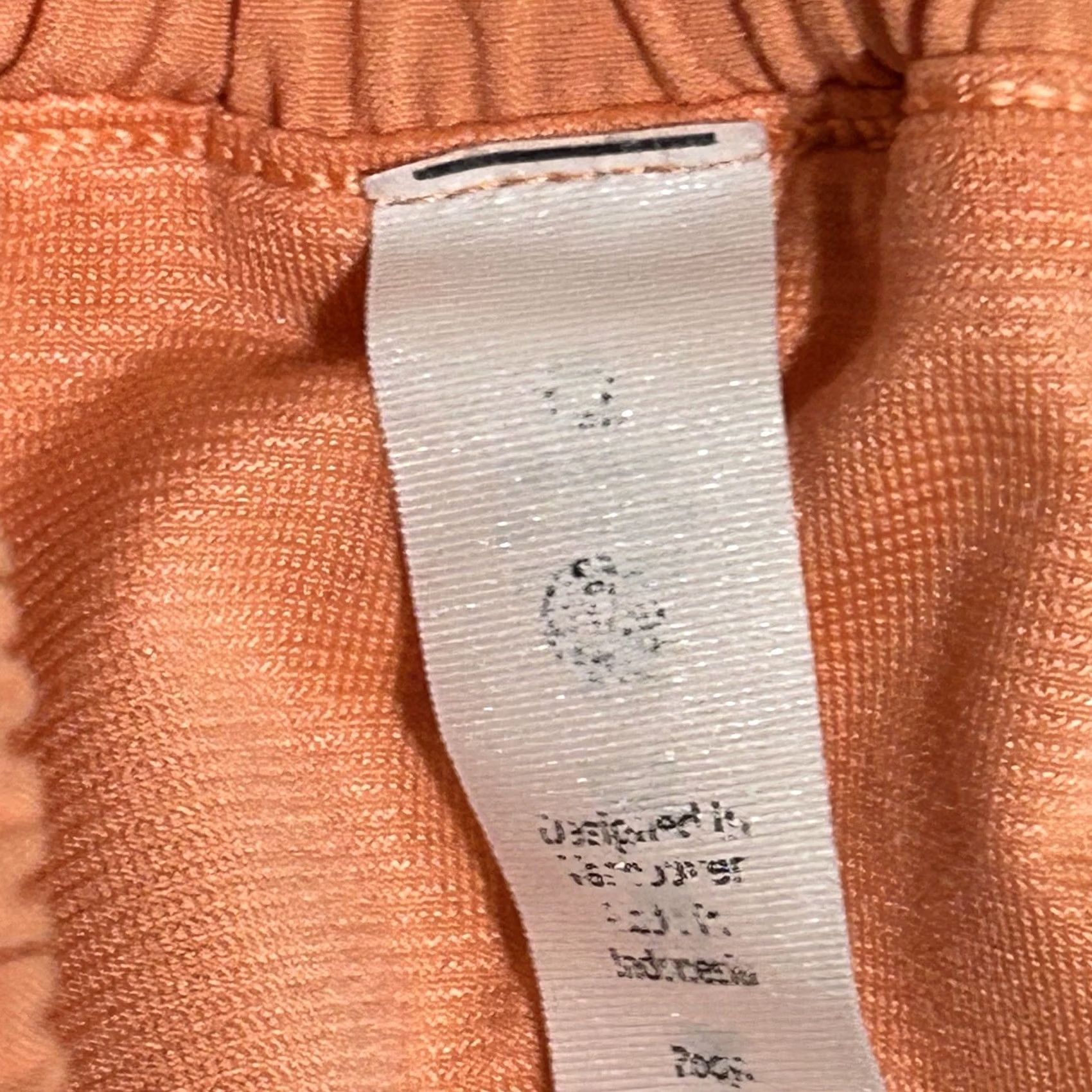 Lululemon Lululemon Hotty Hot High-Rise Short Lined 2.5" Inseam Women’s 12 Peach Type Athletic Pockets Logo 90s? (Note: 9) Size 34" / US 12 / IT 48 - 4 Thumbnail