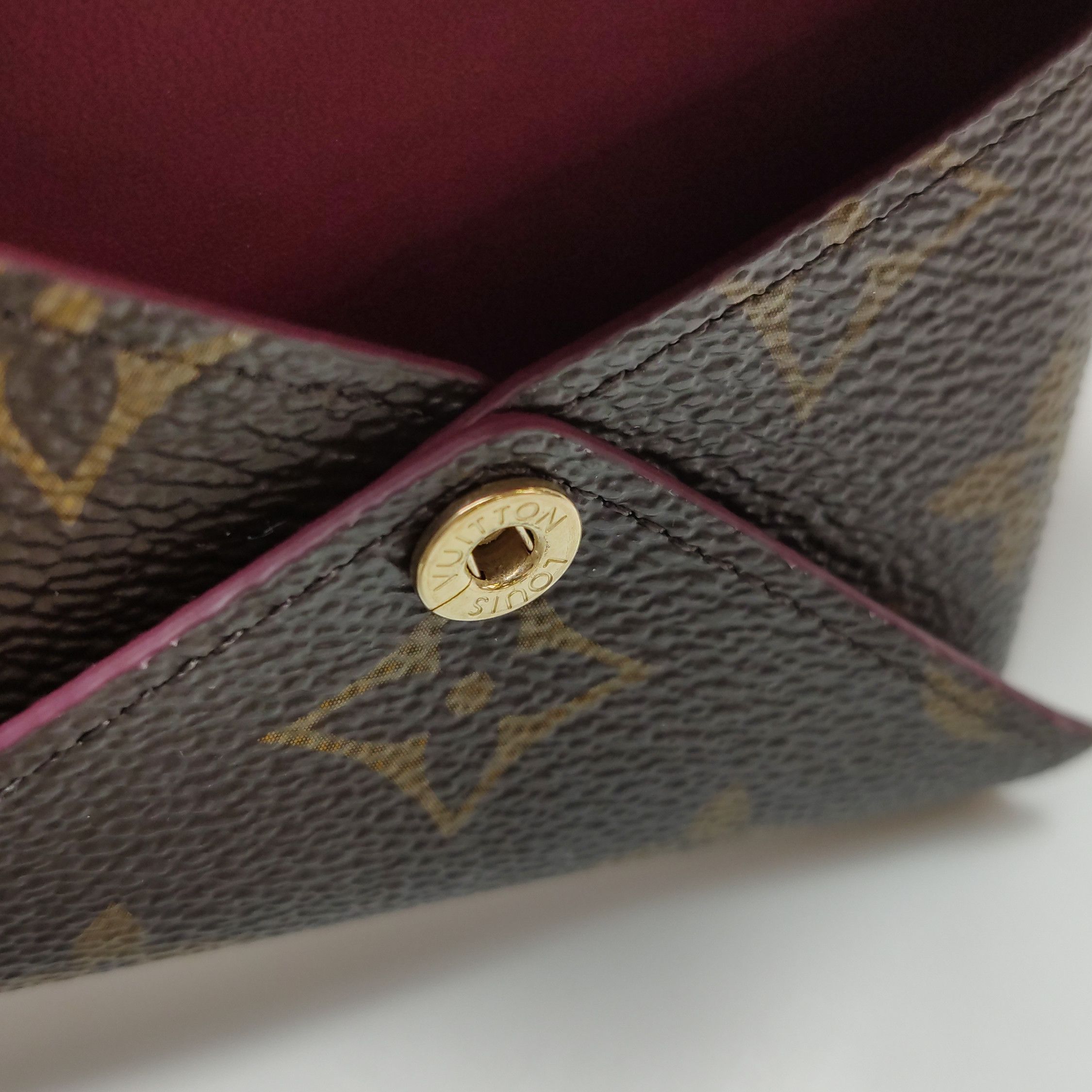 Louis Vuitton Louis Vuitton (LV) Pochette Kirigami monogram independent s Size ONE SIZE - 9 Thumbnail