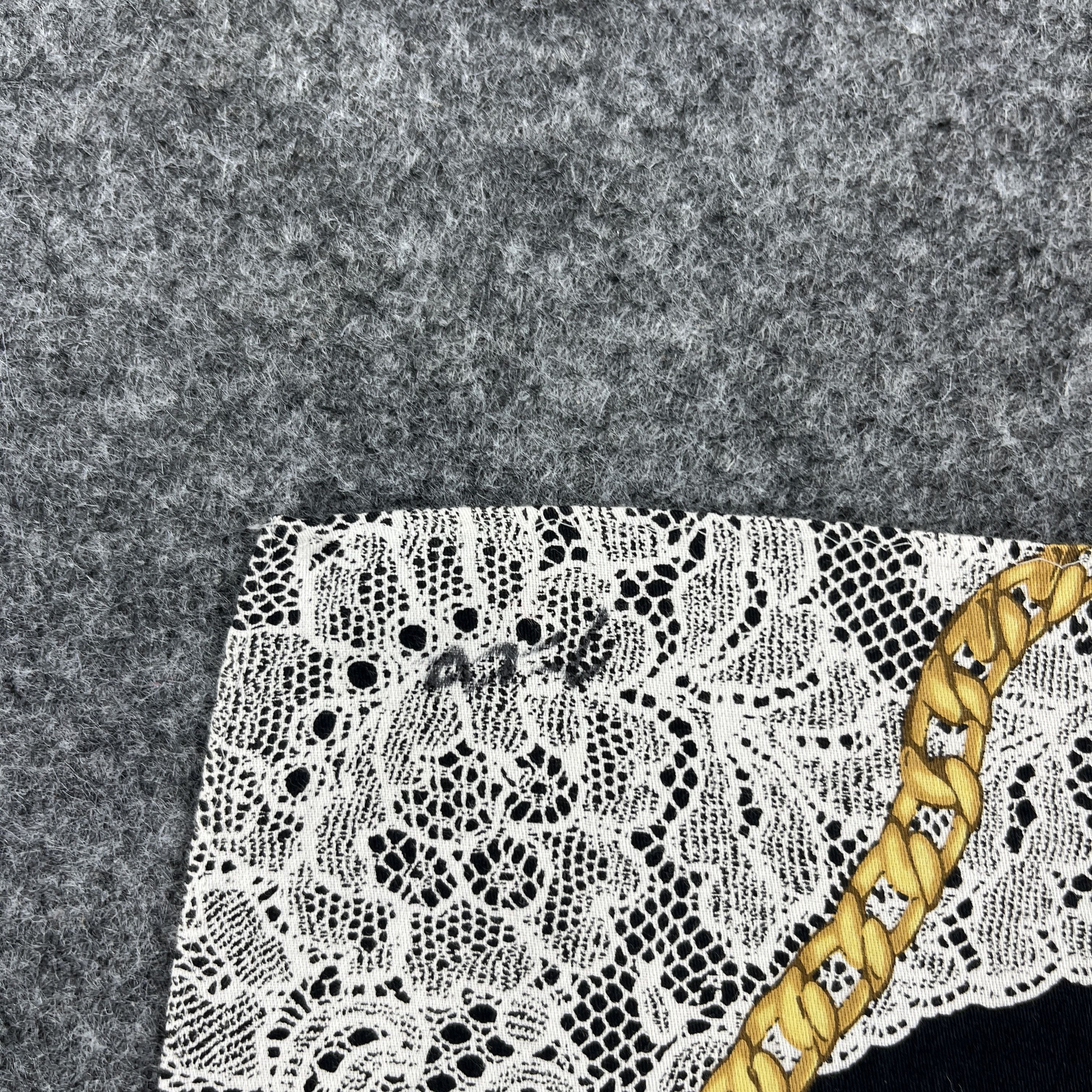 Givenchy Givenchy Handkerchief / Bandana / Neckerchief B1469 Size ONE SIZE - 5 Thumbnail